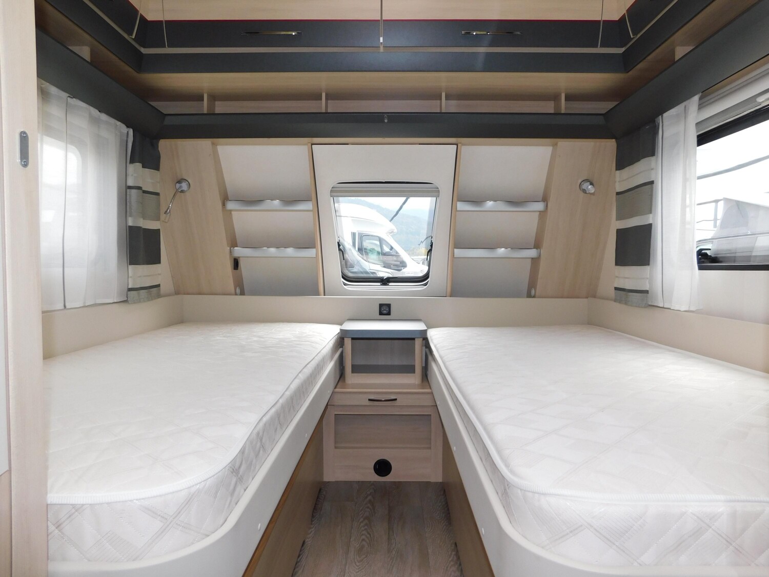 Hobby De Luxe Edition 495 UL Mover, Markise, MaxxFan - Hobby Caravan 2021 - Bild 10 Hobby De Luxe Edition 495 UL Mover, Markise, MaxxFan - Bild 10
