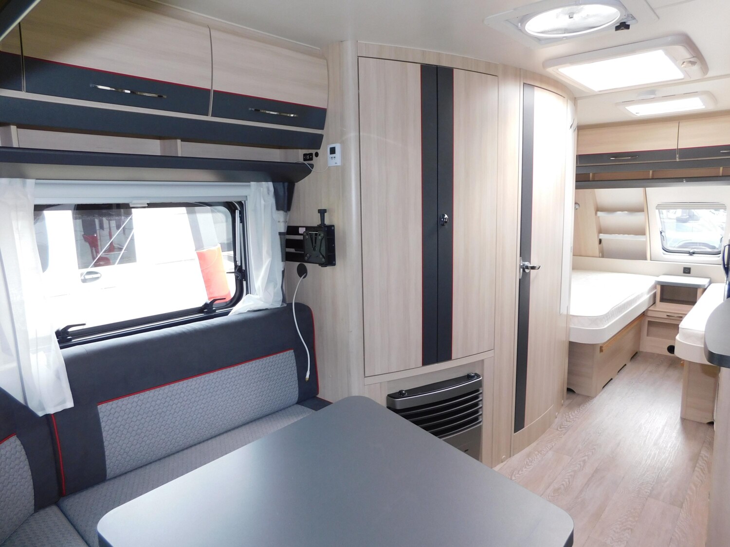 Hobby De Luxe Edition 495 UL Mover, Markise, MaxxFan - Hobby Caravan 2021 - Bild 5 Hobby De Luxe Edition 495 UL Mover, Markise, MaxxFan - Bild 5