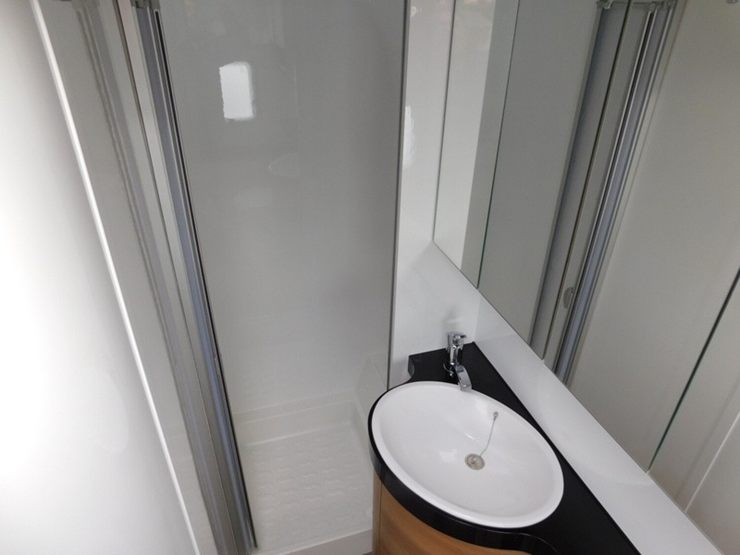 Hobby De Luxe 495 WFB Fahrradträger, Monocontrol CS, - Hobby Caravan 2022 - Bild 12 Hobby De Luxe 495 WFB Fahrradträger, Monocontrol CS, - Bild 12