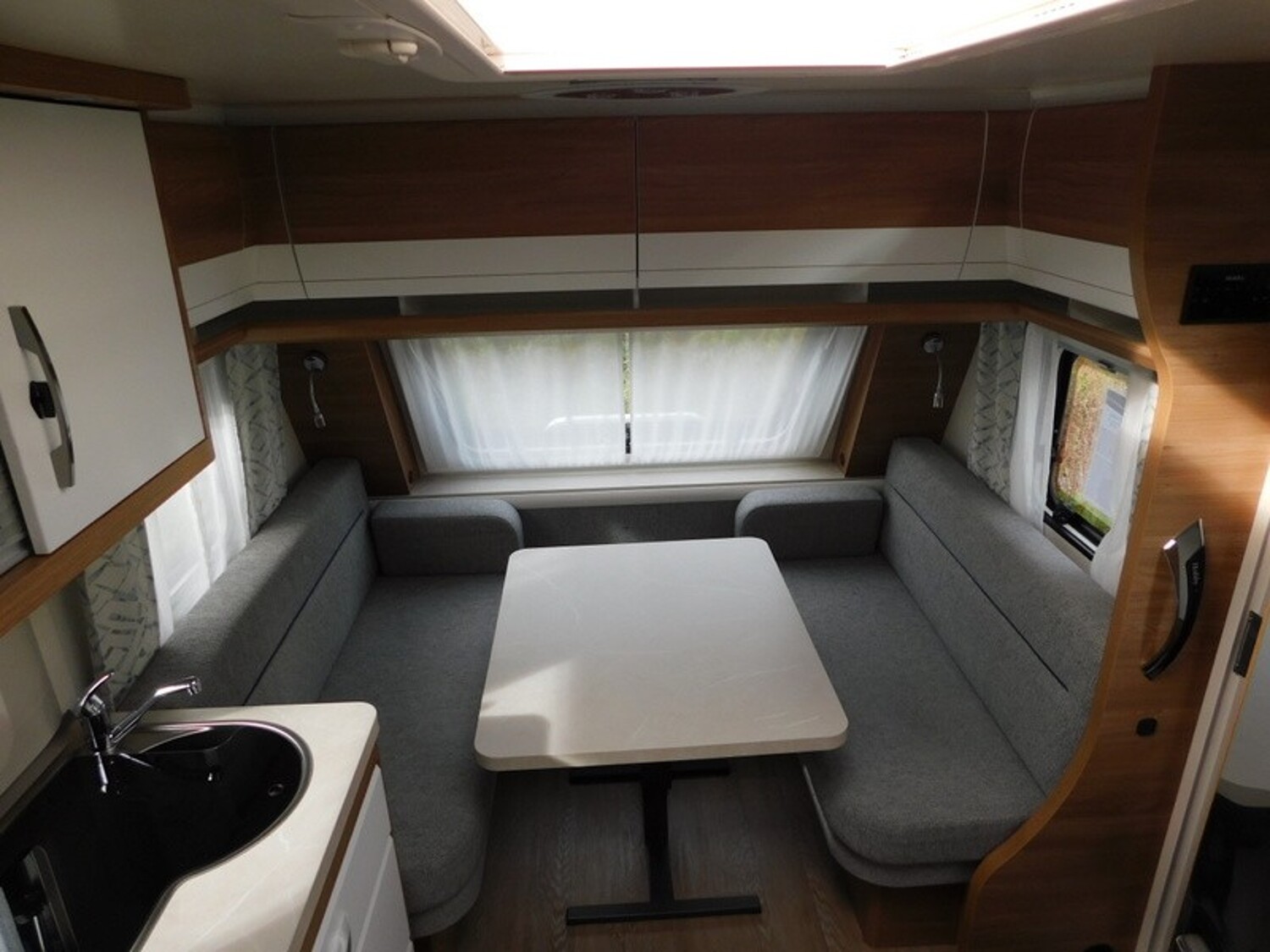 Hobby De Luxe 495 WFB Fahrradträger, Monocontrol CS, - Hobby Caravan 2022 - Bild 6 Hobby De Luxe 495 WFB Fahrradträger, Monocontrol CS, - Bild 6