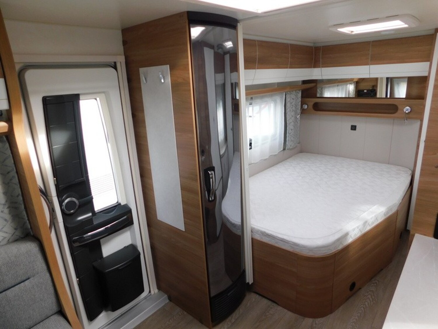 Hobby De Luxe 495 WFB Fahrradträger, Monocontrol CS, - Hobby Caravan 2022 - Bild 9 Hobby De Luxe 495 WFB Fahrradträger, Monocontrol CS, - Bild 9