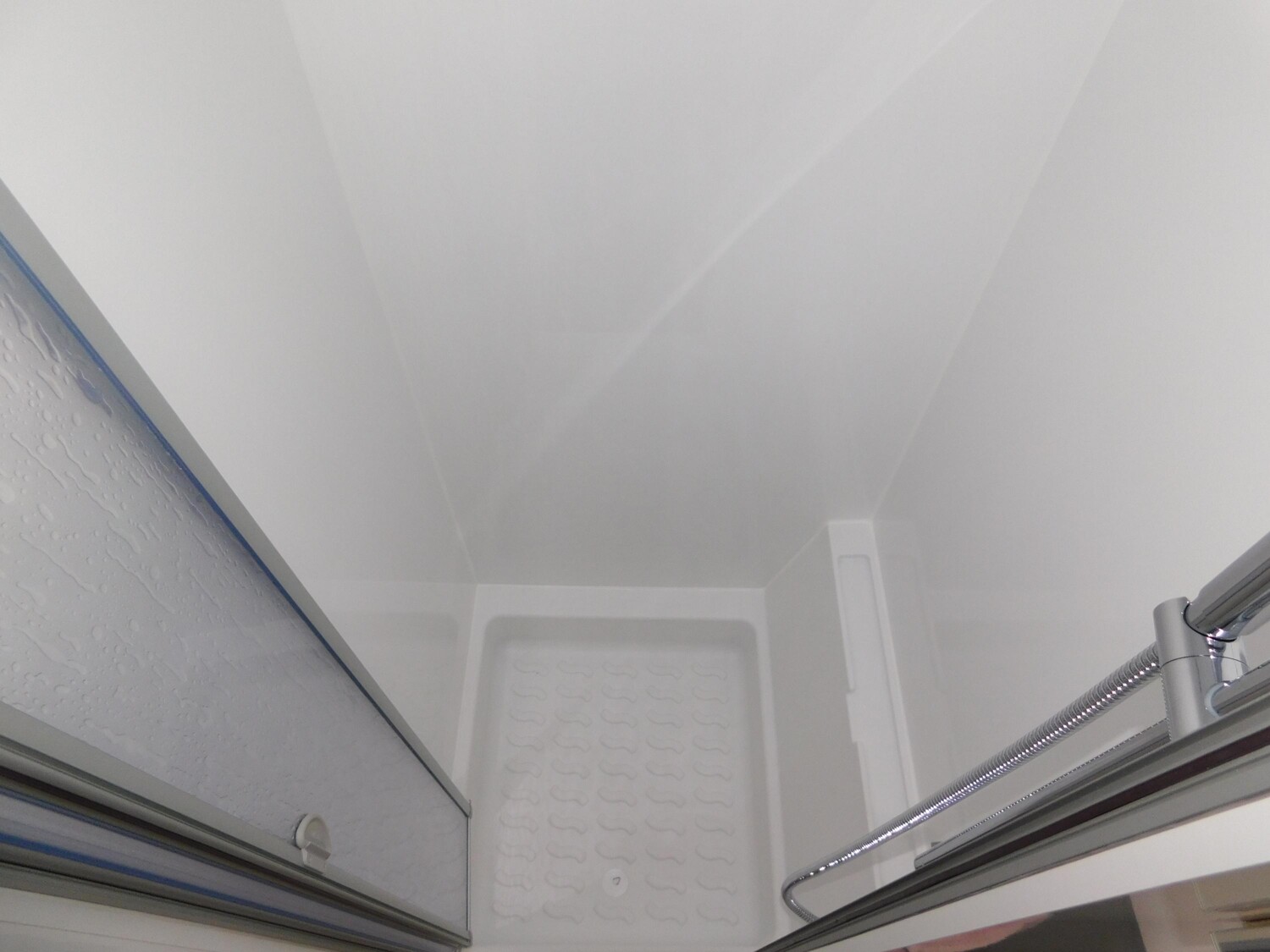 Hobby De Luxe 495 WFB Combi6E, TV-Halter, 1800Kg - Bild 19