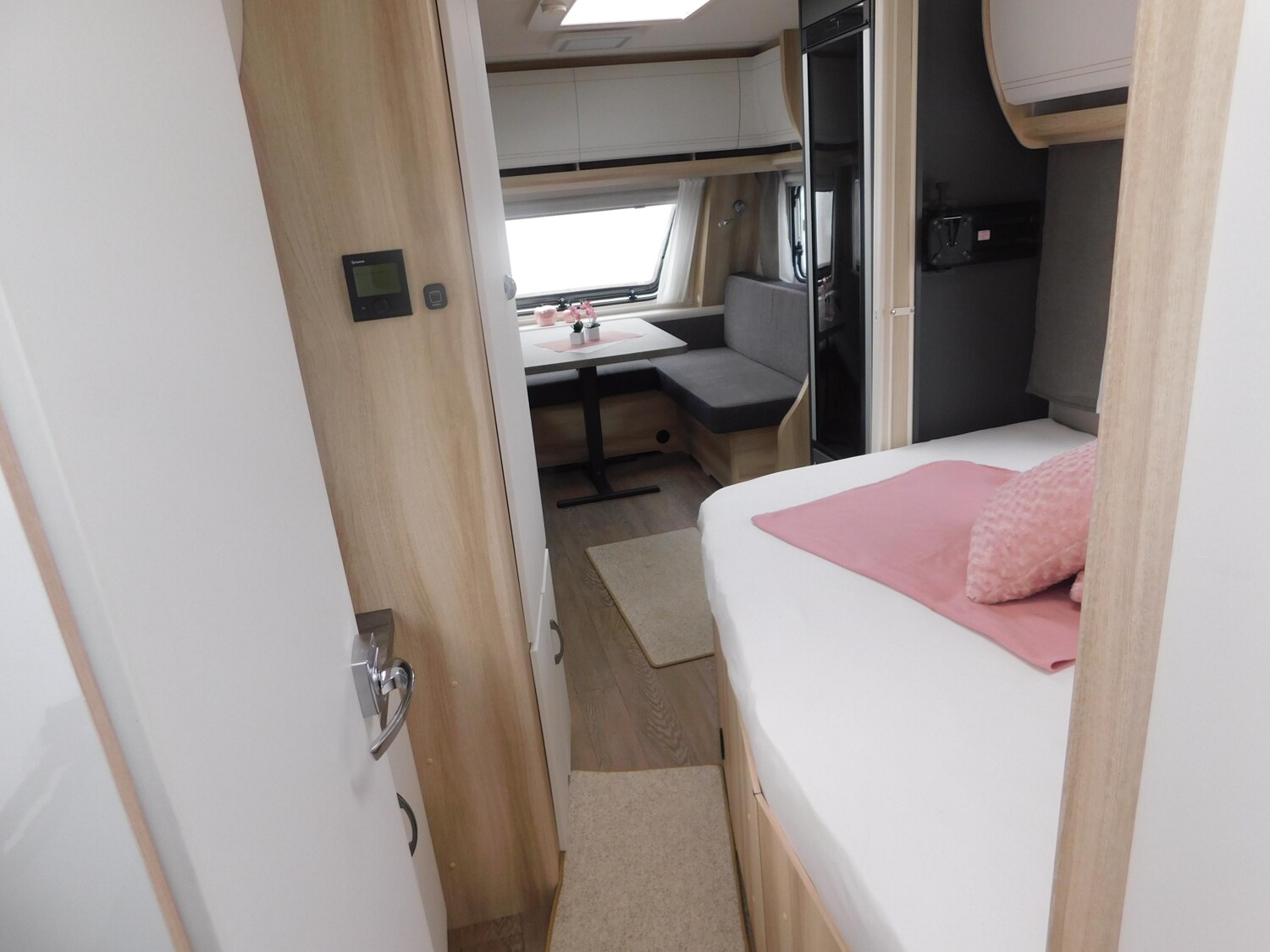 Hobby De Luxe 495 WFB Combi6E, TV-Halter, 1800Kg - Bild 21