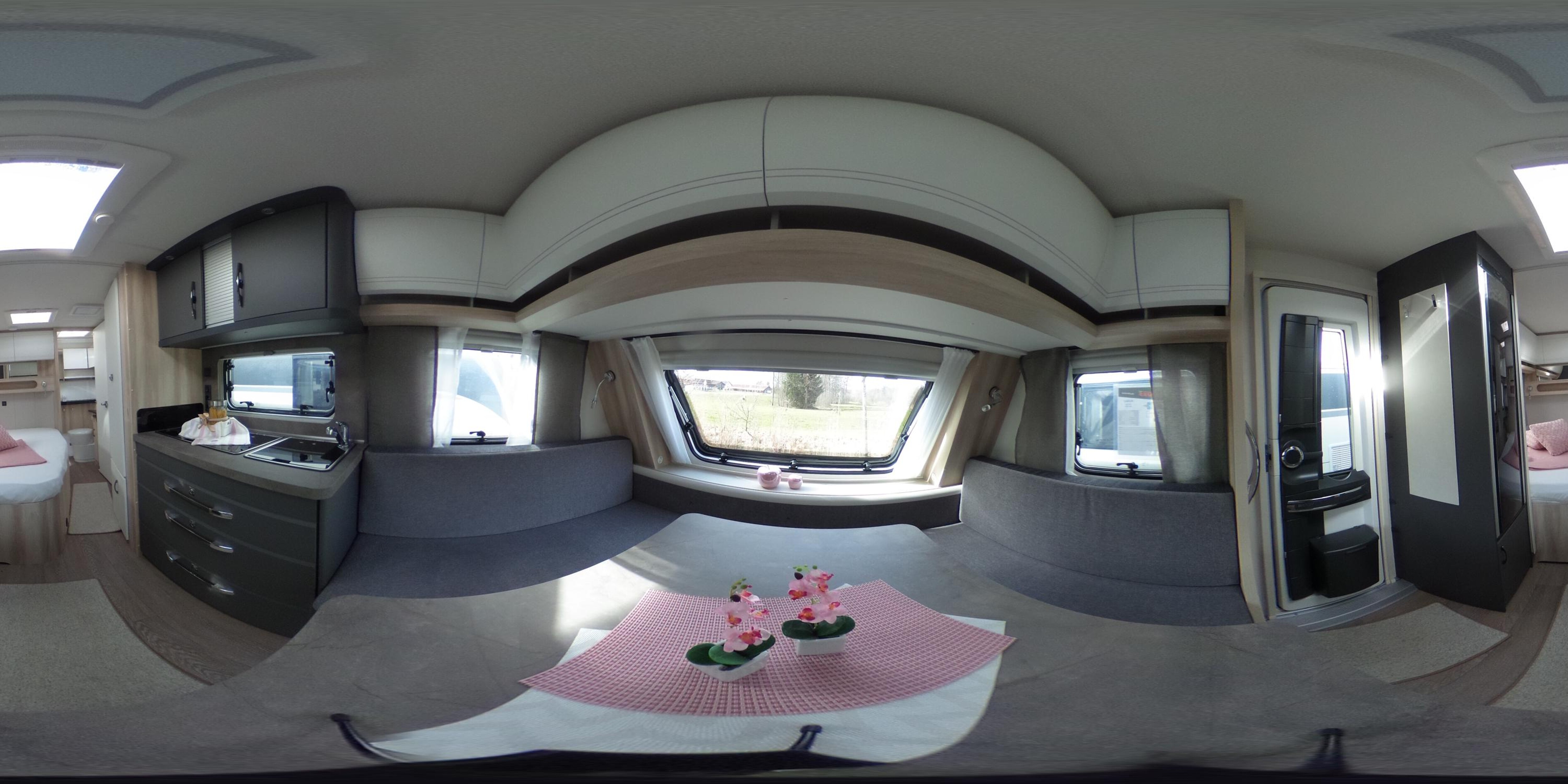 360° Ansicht Hobby De Luxe 495 WFB Combi6E, TV-Halter, 1800Kg