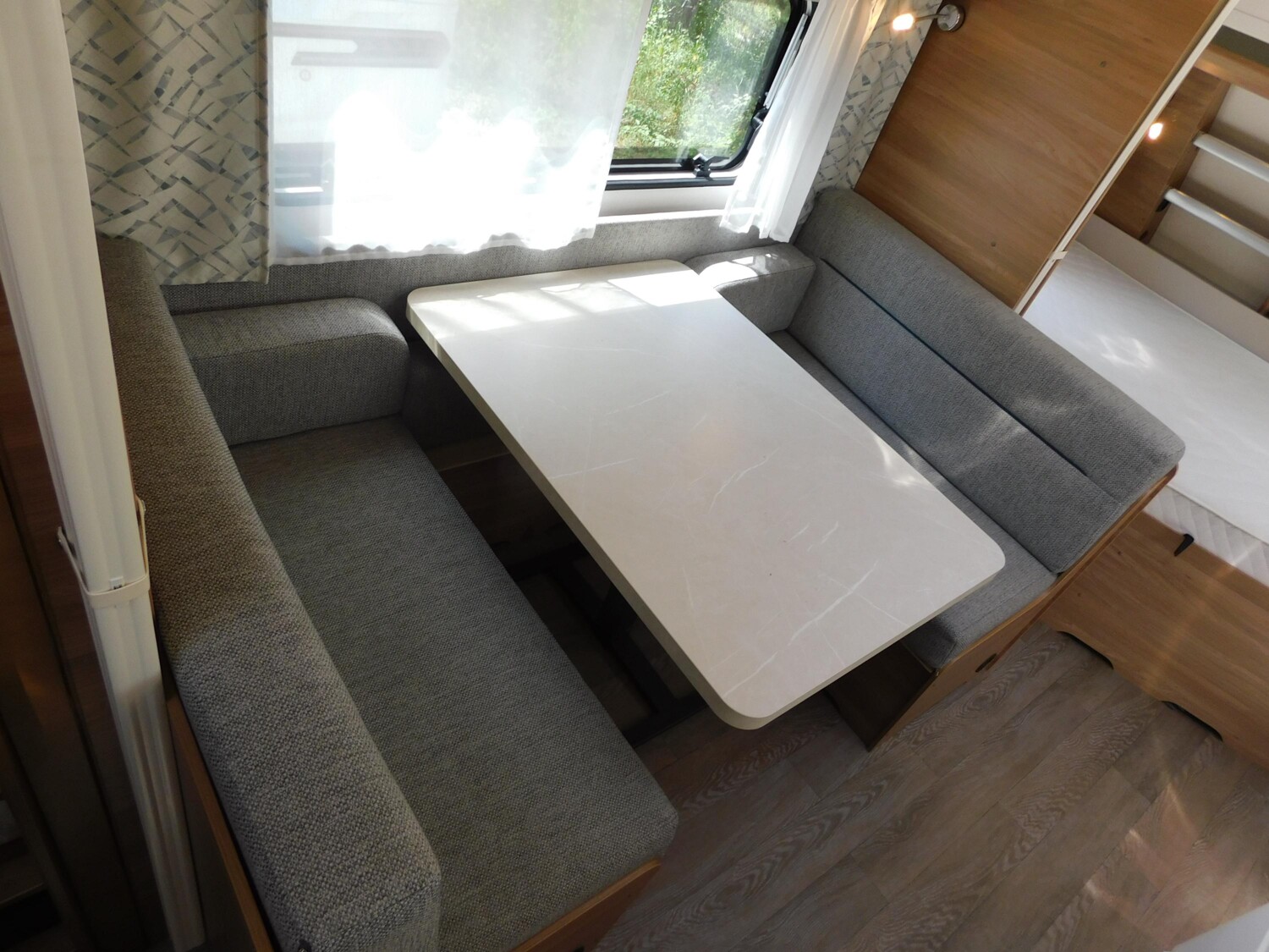 Hobby De Luxe 545 KMF Klima, Mover, Vorzelt, Autark - Bild 11