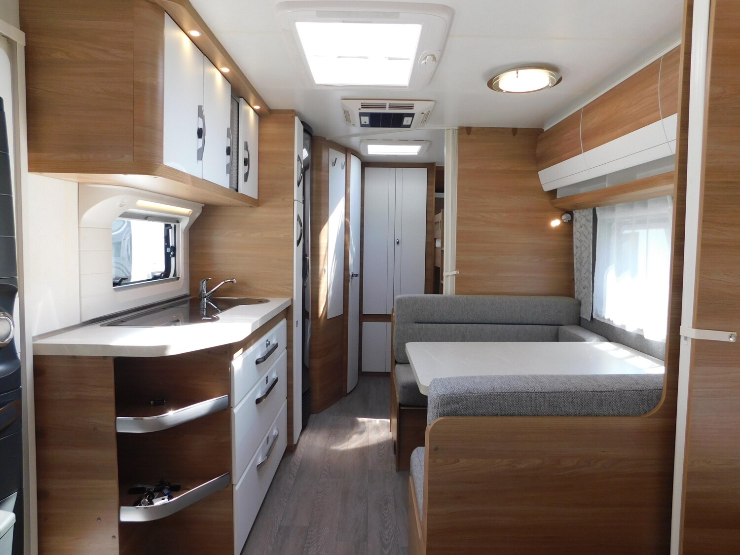 Hobby De Luxe 545 KMF Klima, Mover, Vorzelt, Autark - Bild 9