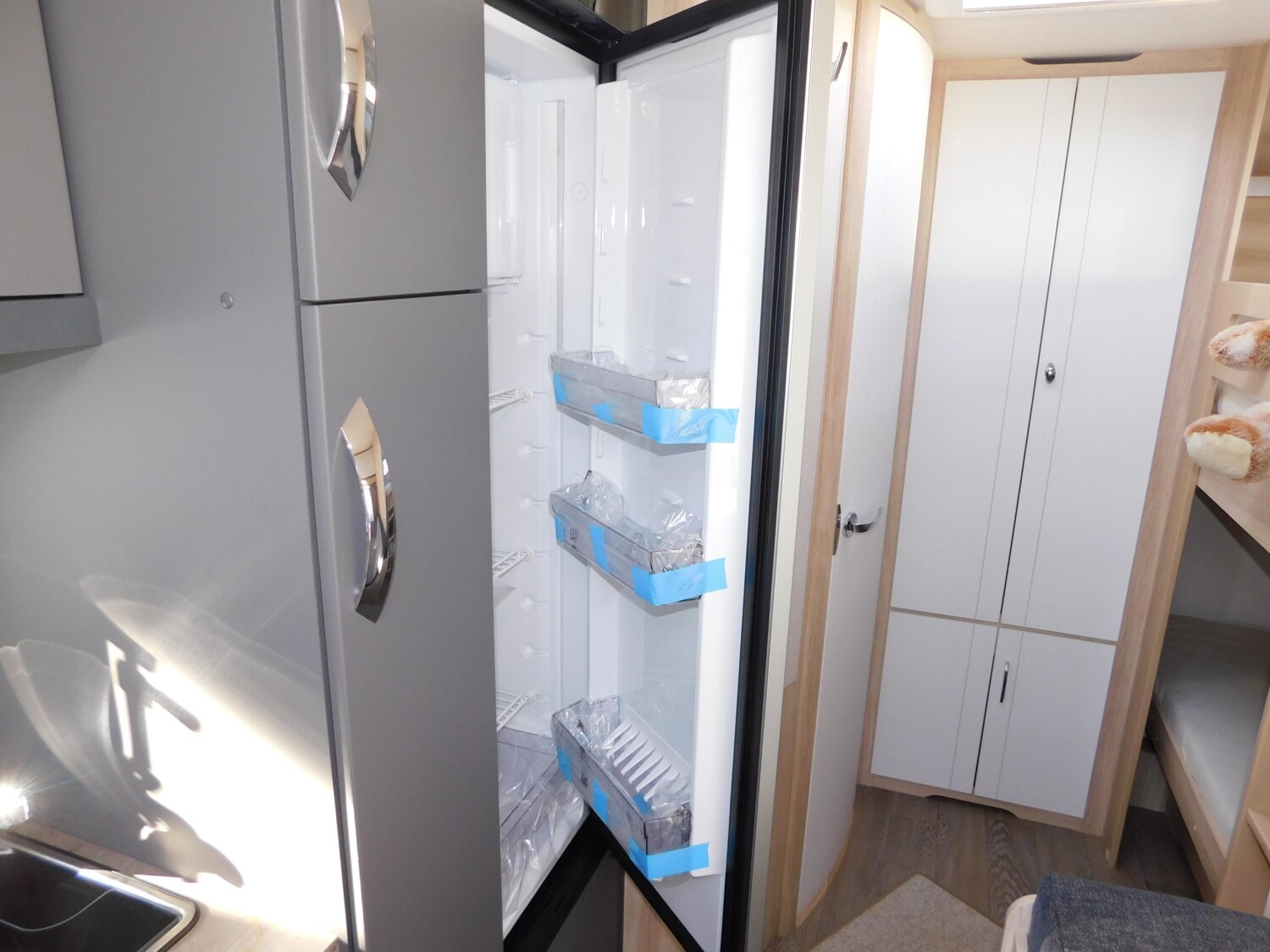 Hobby De Luxe 545 KMF Combi6E, 2T, Fahrradträger - Bild 11