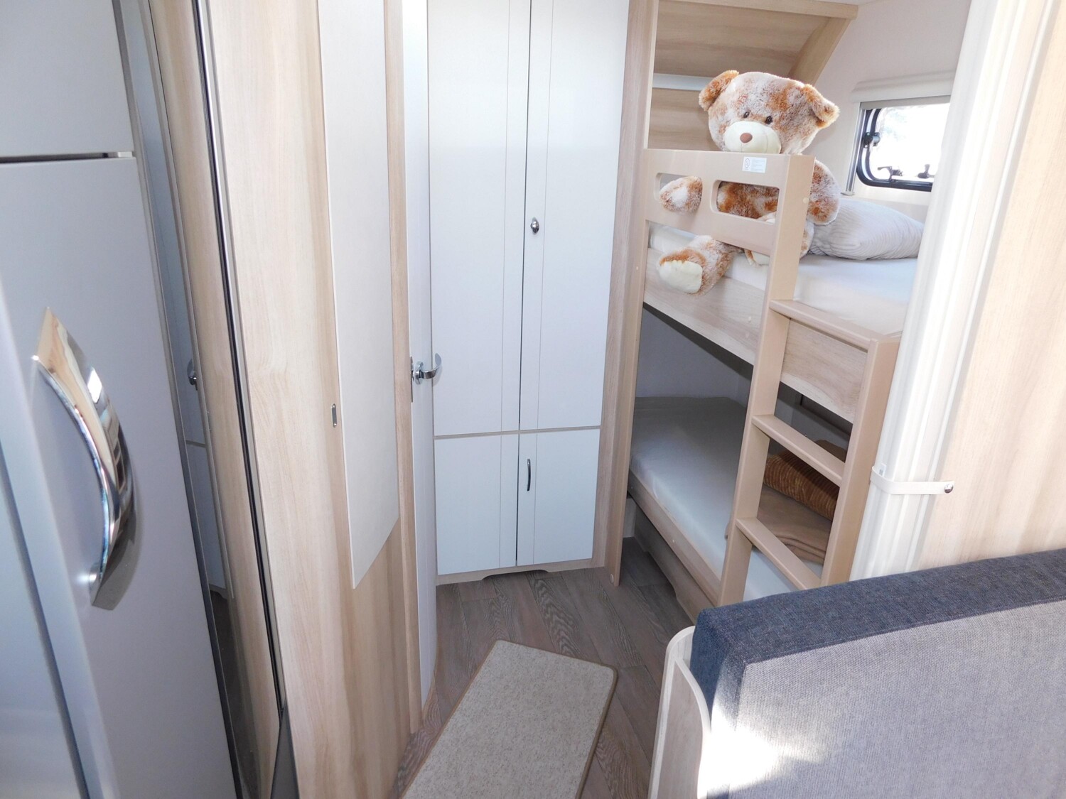 Hobby De Luxe 545 KMF Combi6E, 2T, Fahrradträger - Bild 12