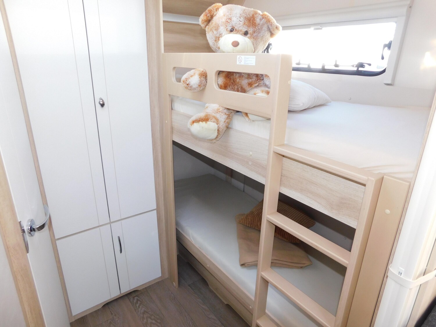 Hobby De Luxe 545 KMF Combi6E, 2T, Fahrradträger - Bild 13