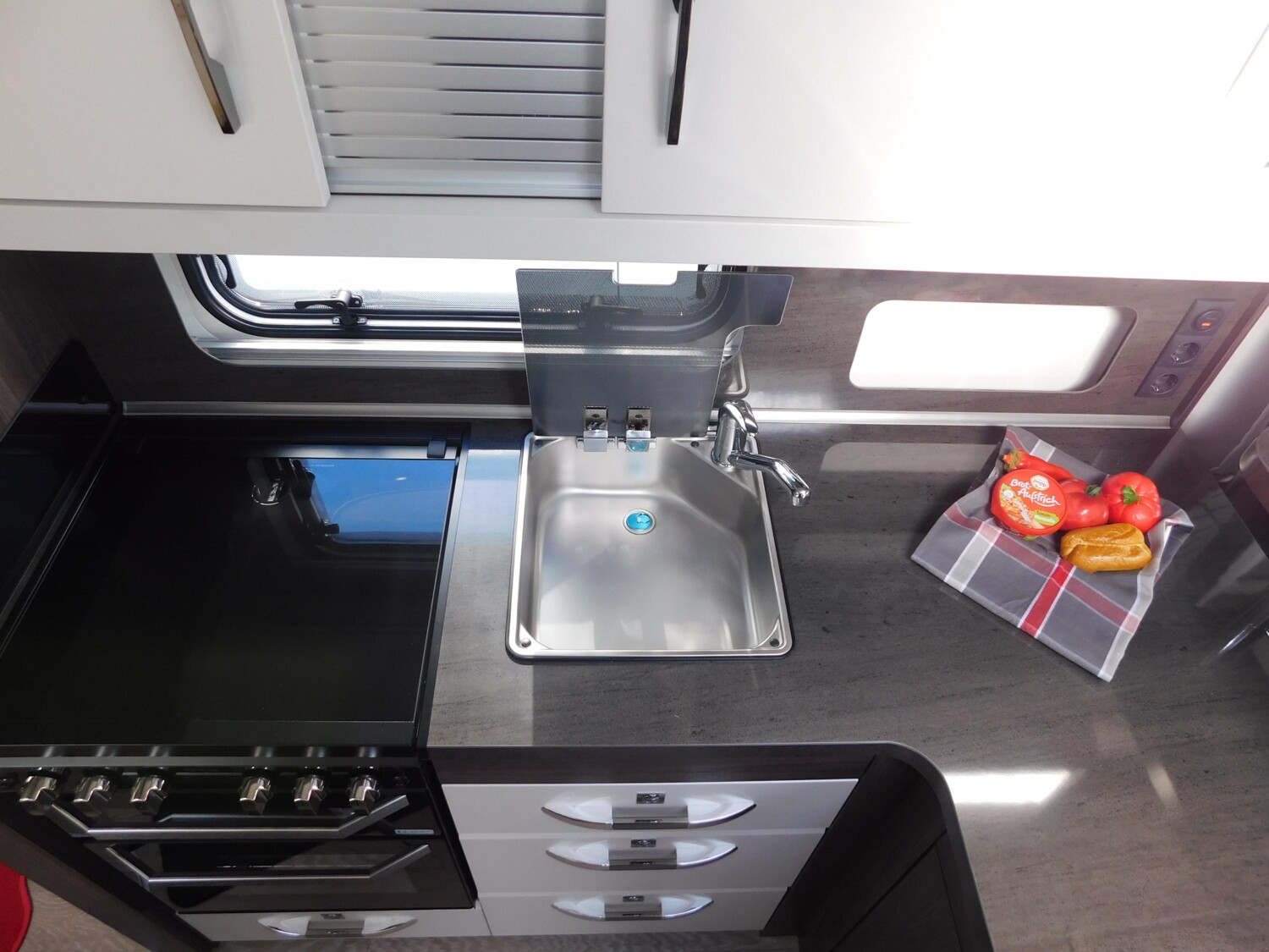 Hobby Prestige 560 FC ALDE-Heizung, Backofen, 2T-Achse - Bild 11