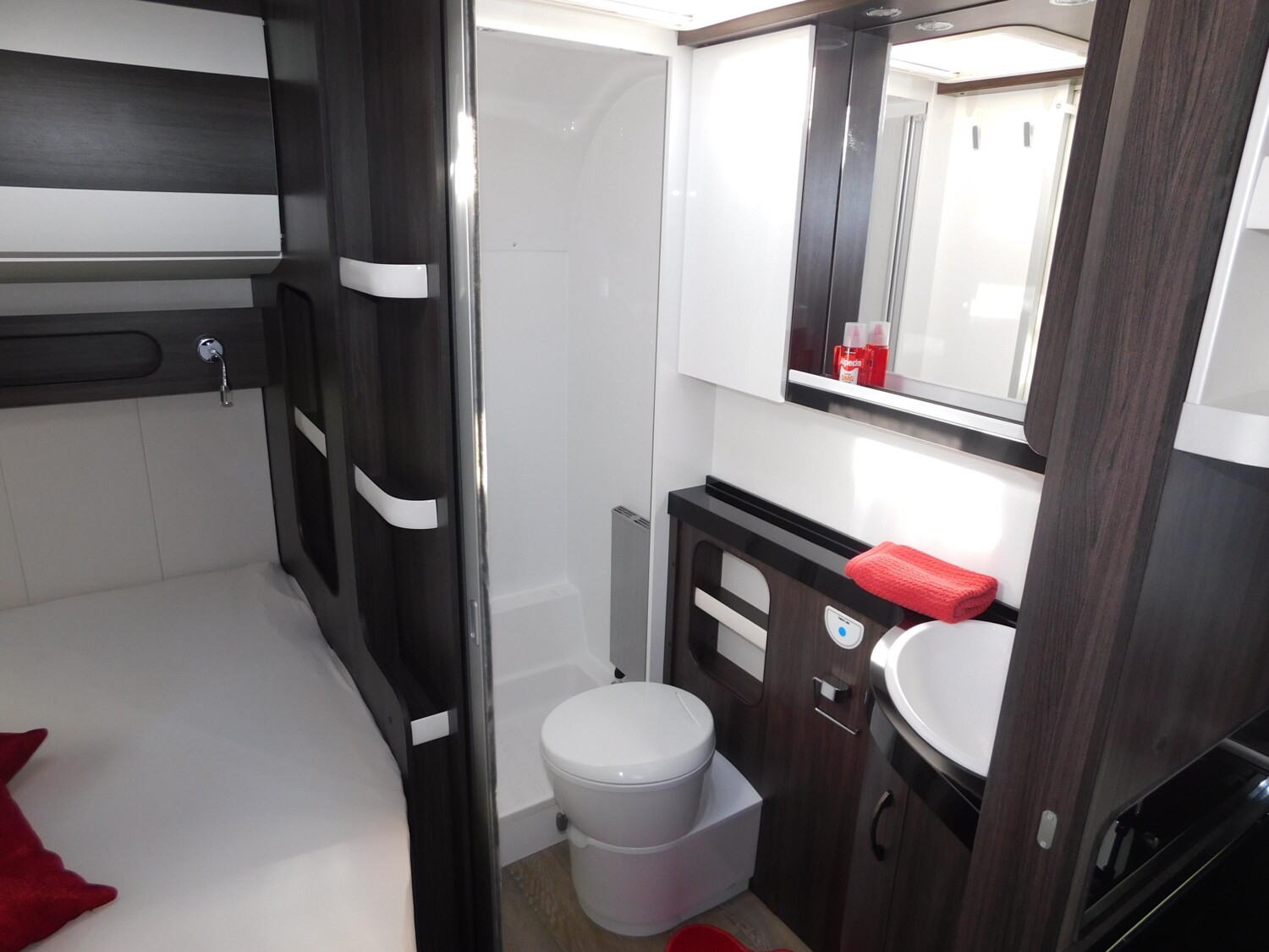 Hobby Prestige 560 FC ALDE-Heizung, Backofen, 2T-Achse - Bild 16