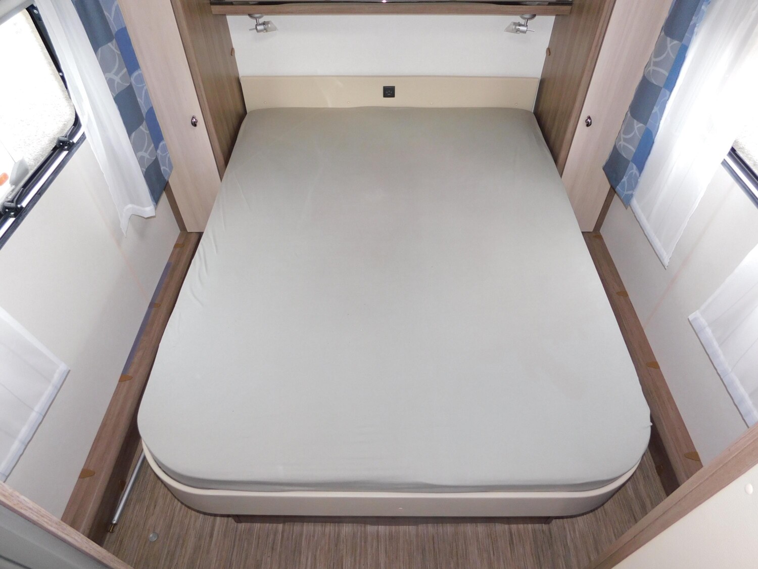 Hobby De Luxe Easy 560 FFE Mover+Markise+Duschkabine - Bild 14