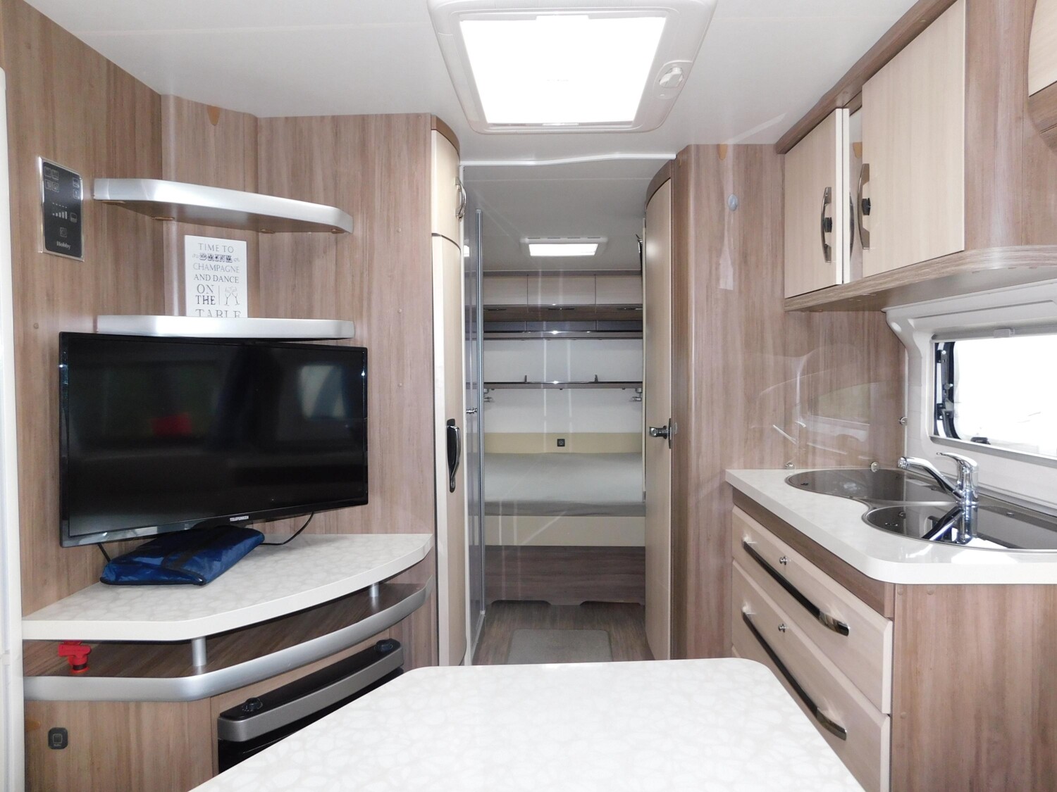 Hobby De Luxe Easy 560 FFE Mover+Markise+Duschkabine - Bild 7