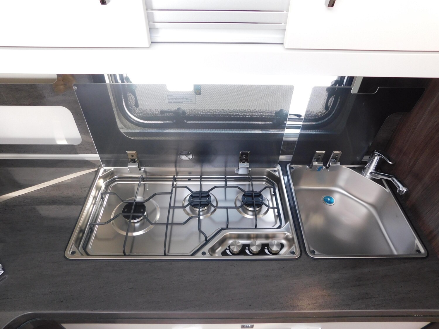 Hobby Prestige 620 CL Fußbodenheizung, City-Anschluss - Bild 10