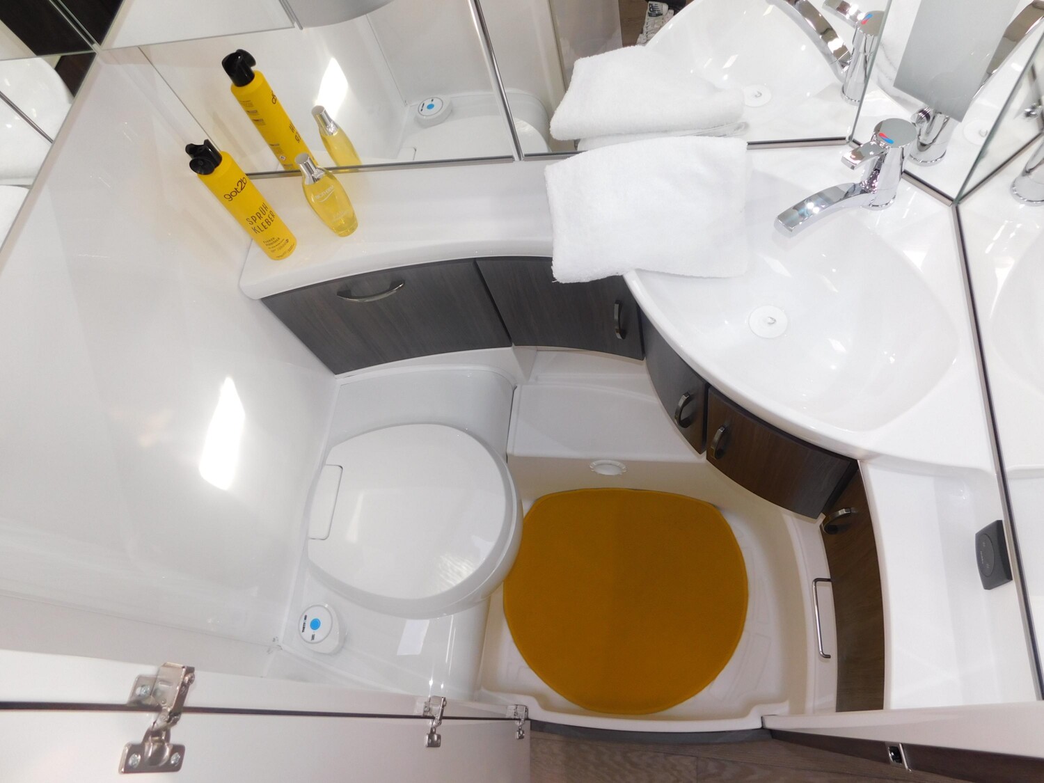 Hobby Prestige 620 CL Fußbodenheizung, City-Anschluss - Bild 17