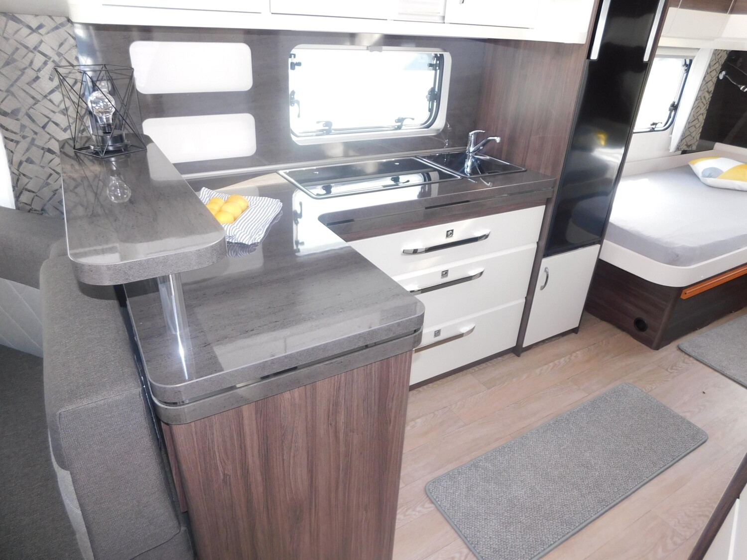 Hobby Prestige 620 CL Fußbodenheizung, City-Anschluss - Bild 9