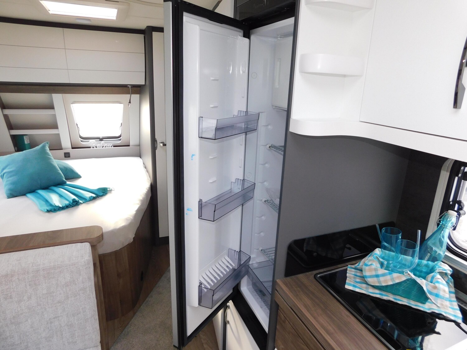 Hobby Excellent Edition 650 KMFe Combi6E + Fußbodenh. - Bild 10