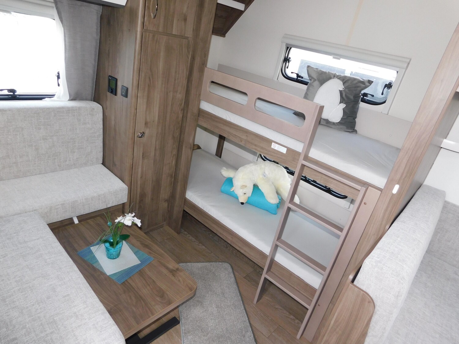 Hobby Excellent Edition 650 KMFe Combi6E + Fußbodenh. - Bild 5