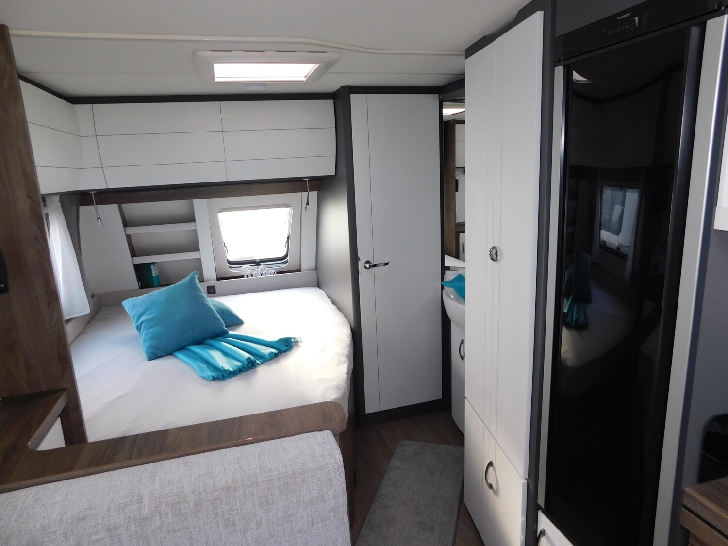 Hobby Excellent Edition 650 KMFe Combi6E + Fußbodenh. - Bild 9