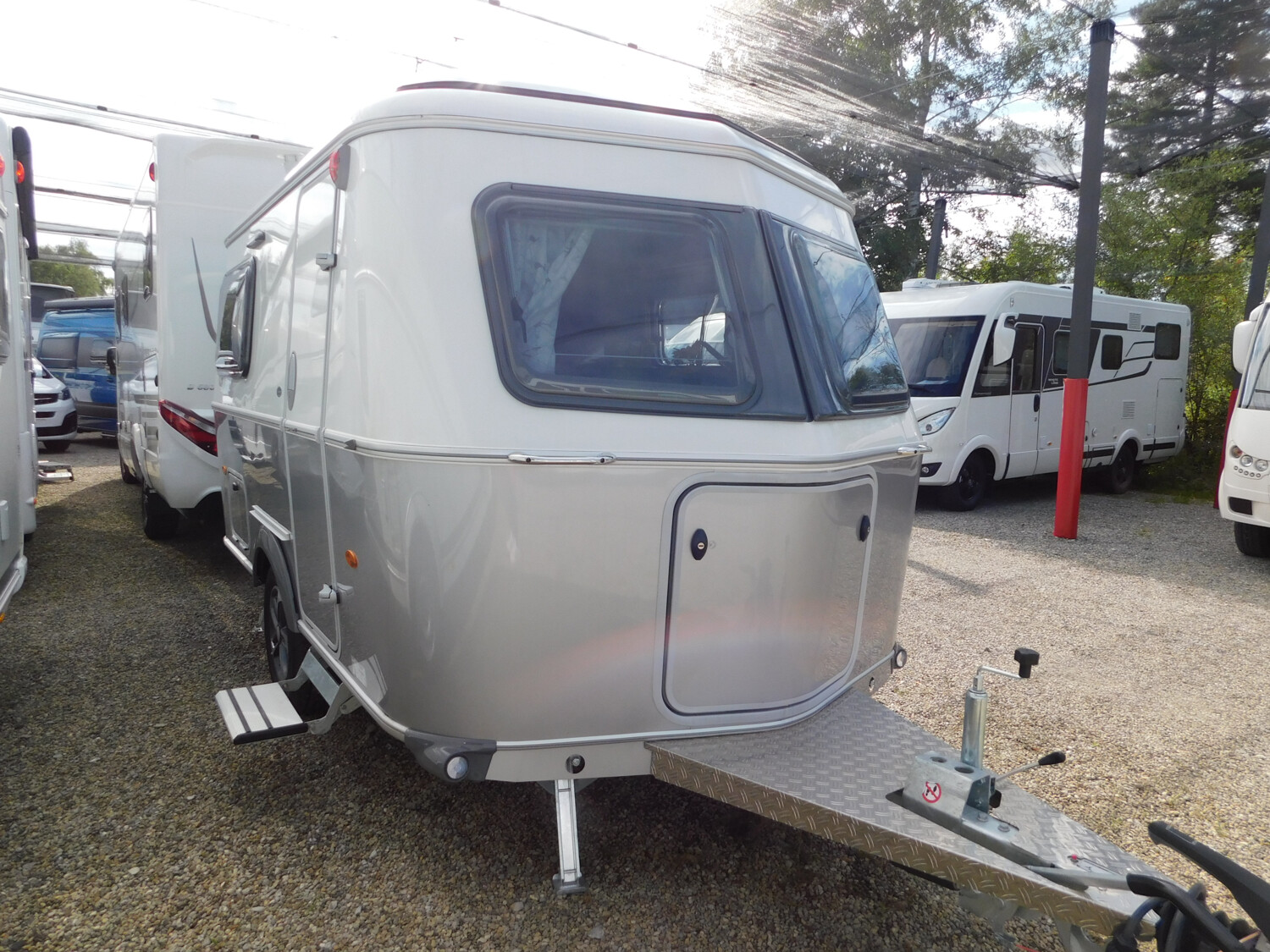 Hymer Eriba Touring 310 Auflastung, Glattbelch, Chrom,