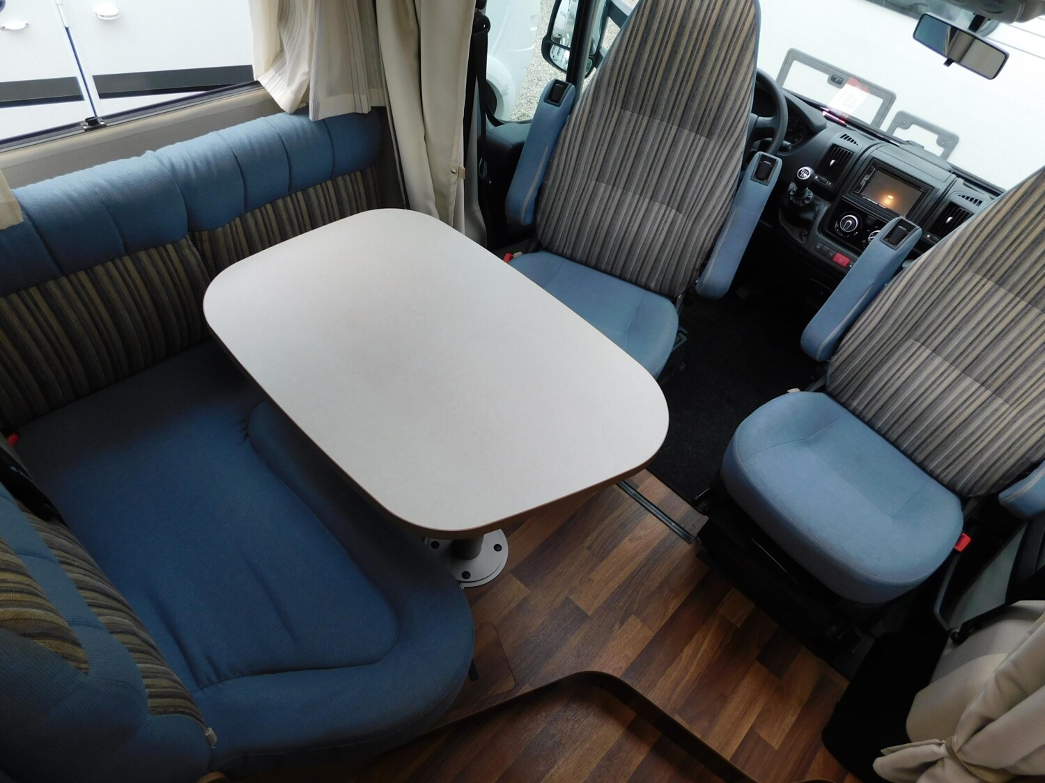 Hymer Exsis-t 414 Fahrradlift, Radio+Kamera, GFK-Dach - Bild 13