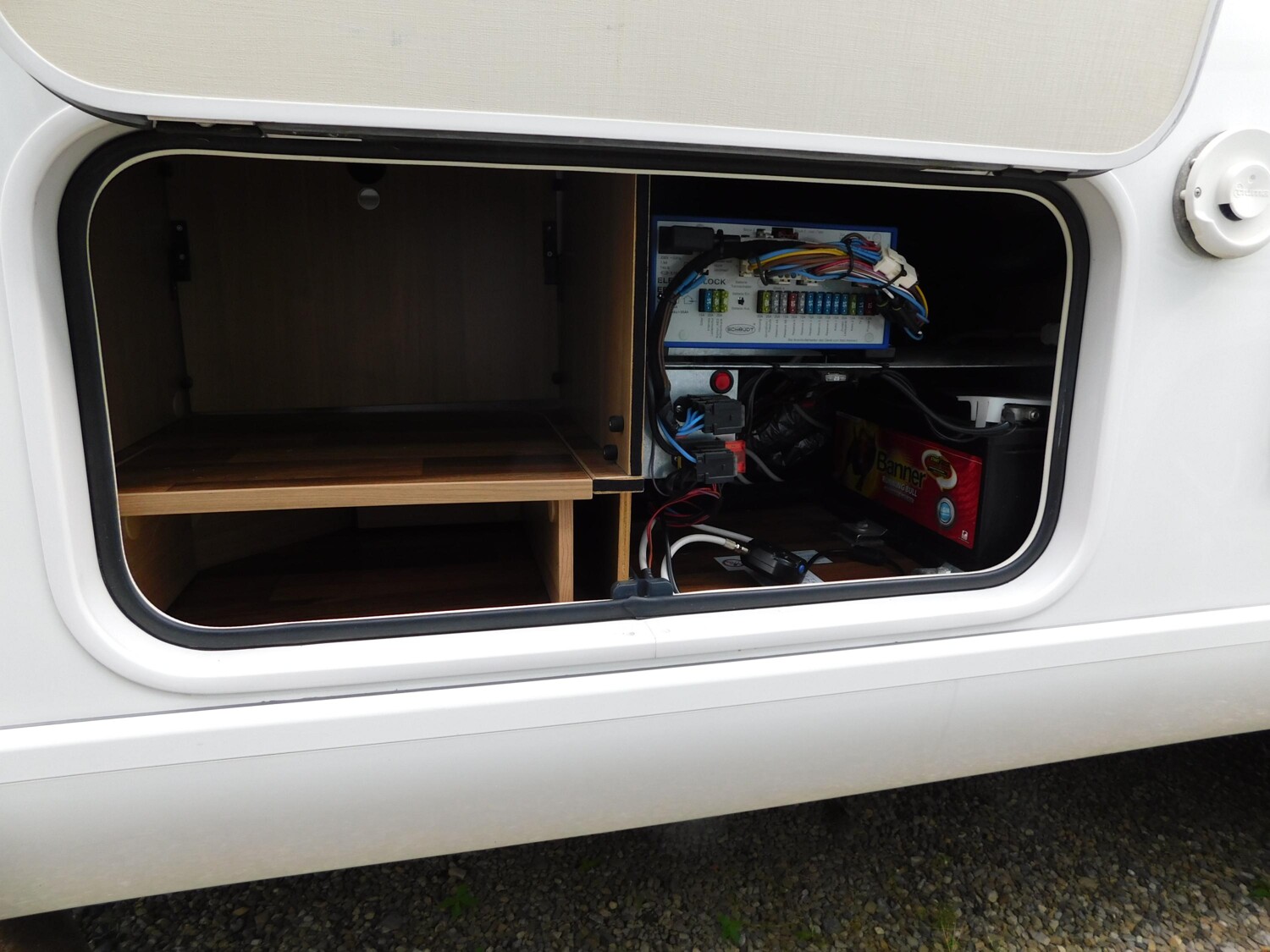 Hymer Exsis-t 414 Fahrradlift, Radio+Kamera, GFK-Dach - Bild 6