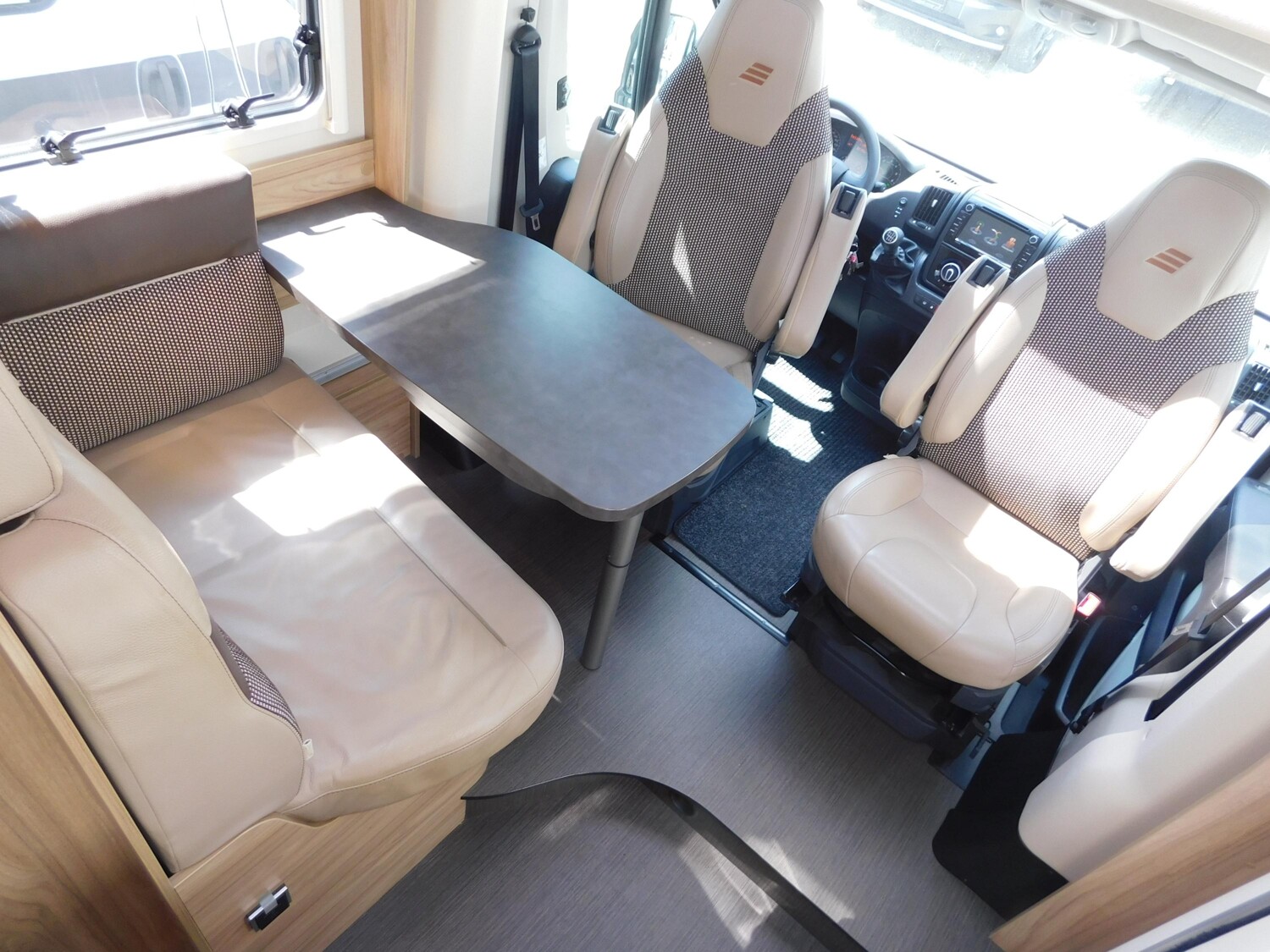 Hymer Exsis-t 474 Klima, Wechselrichter, Rollerträger - Bild 13