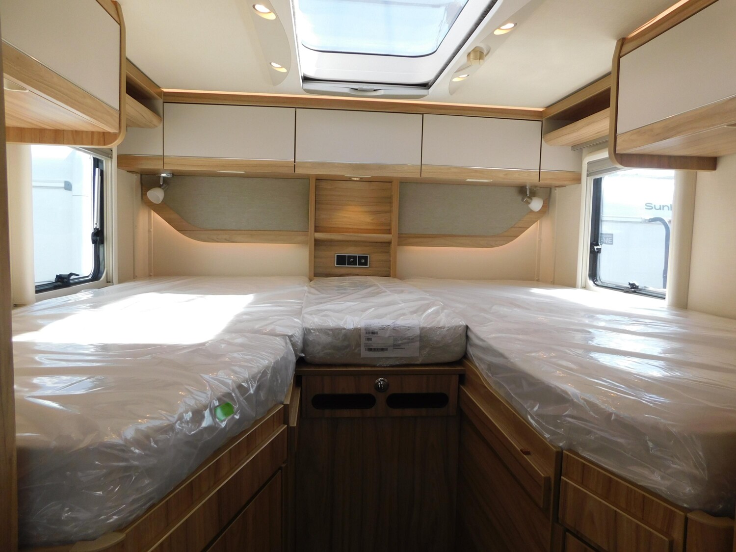 Hymer Exsis-t 474 Klima, Wechselrichter, Rollerträger - Bild 15