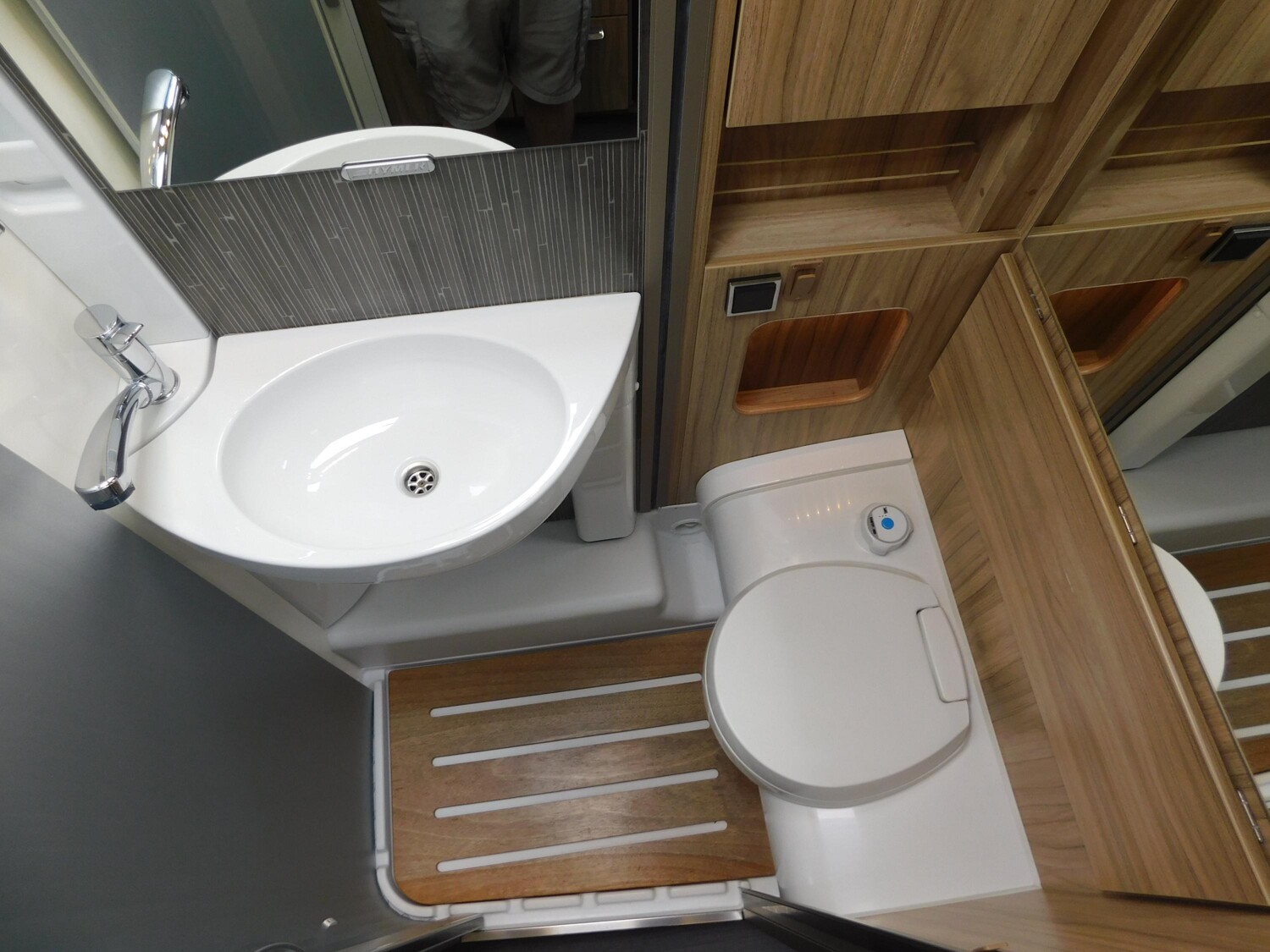 Hymer Exsis-t 474 Klima, Wechselrichter, Rollerträger - Bild 19