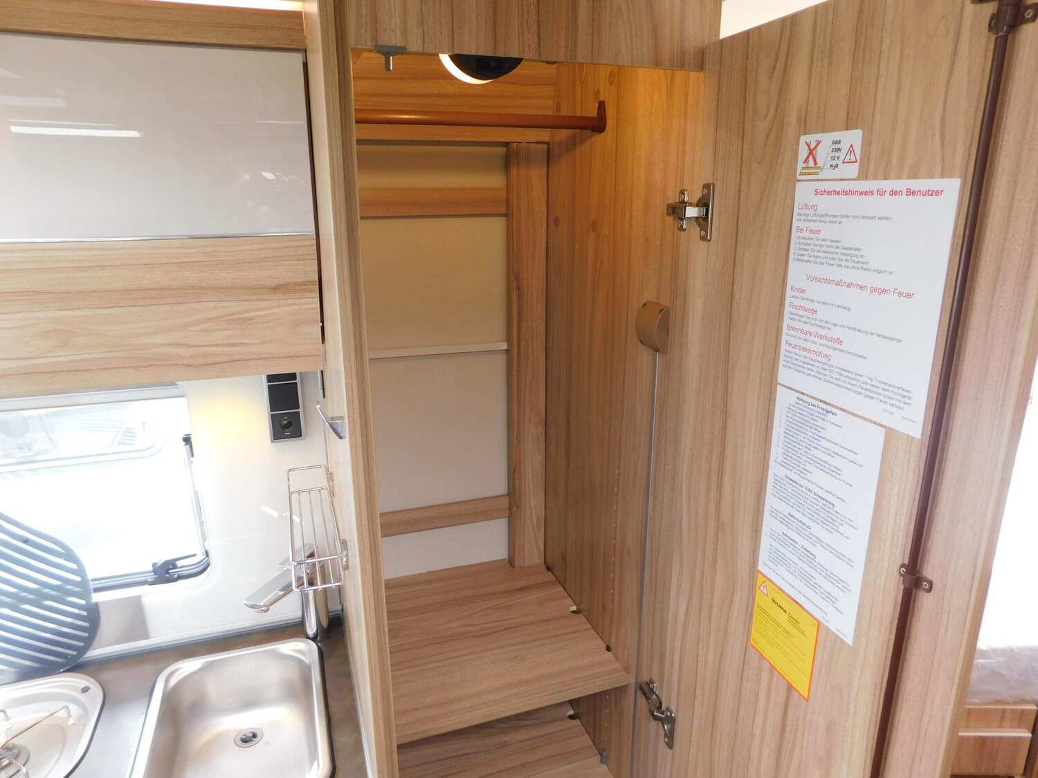 Hymer Exsis-t 474 Klima, Wechselrichter, Rollerträger - Bild 22
