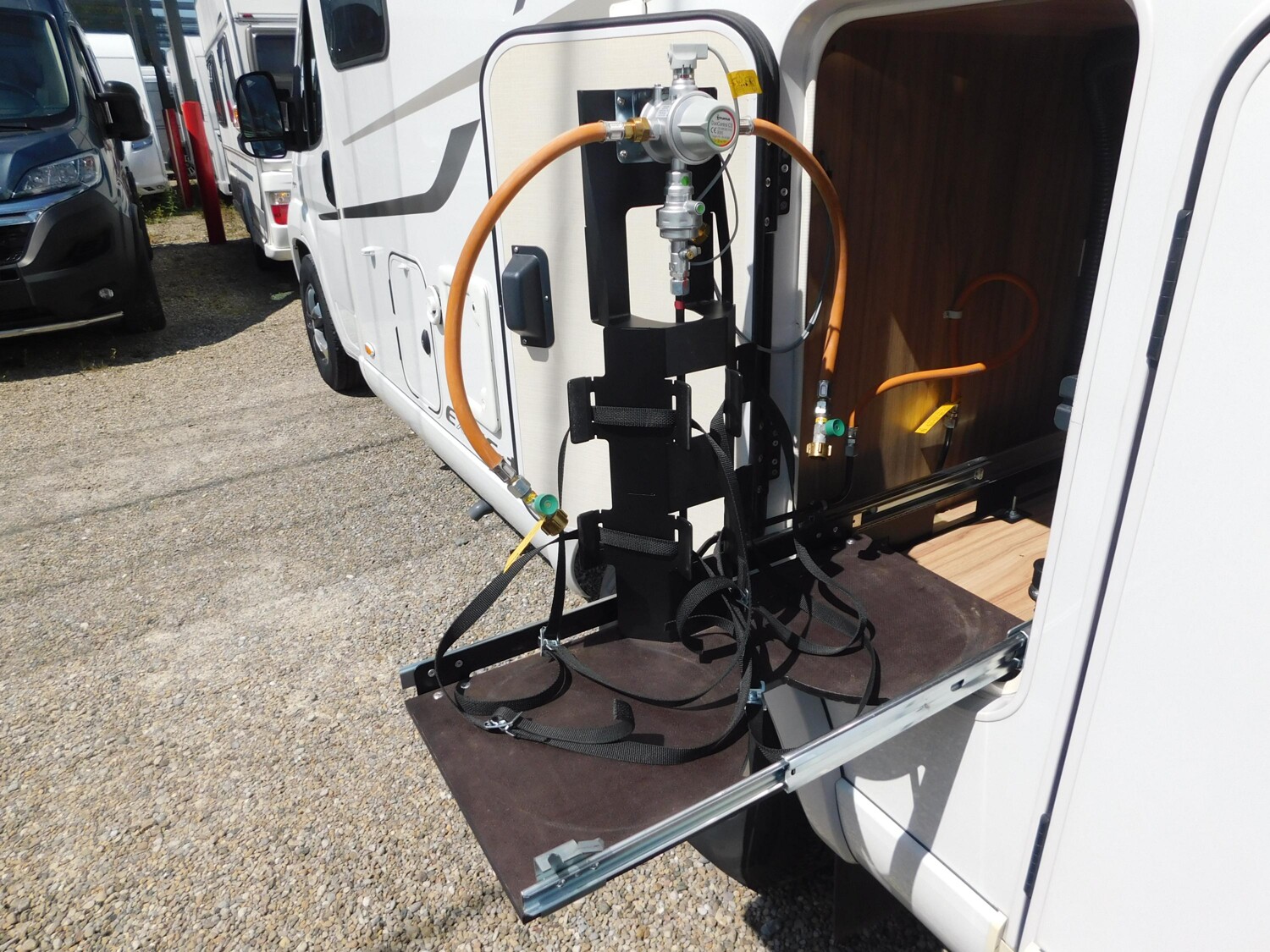 Hymer Exsis-t 474 Klima, Wechselrichter, Rollerträger - Bild 25