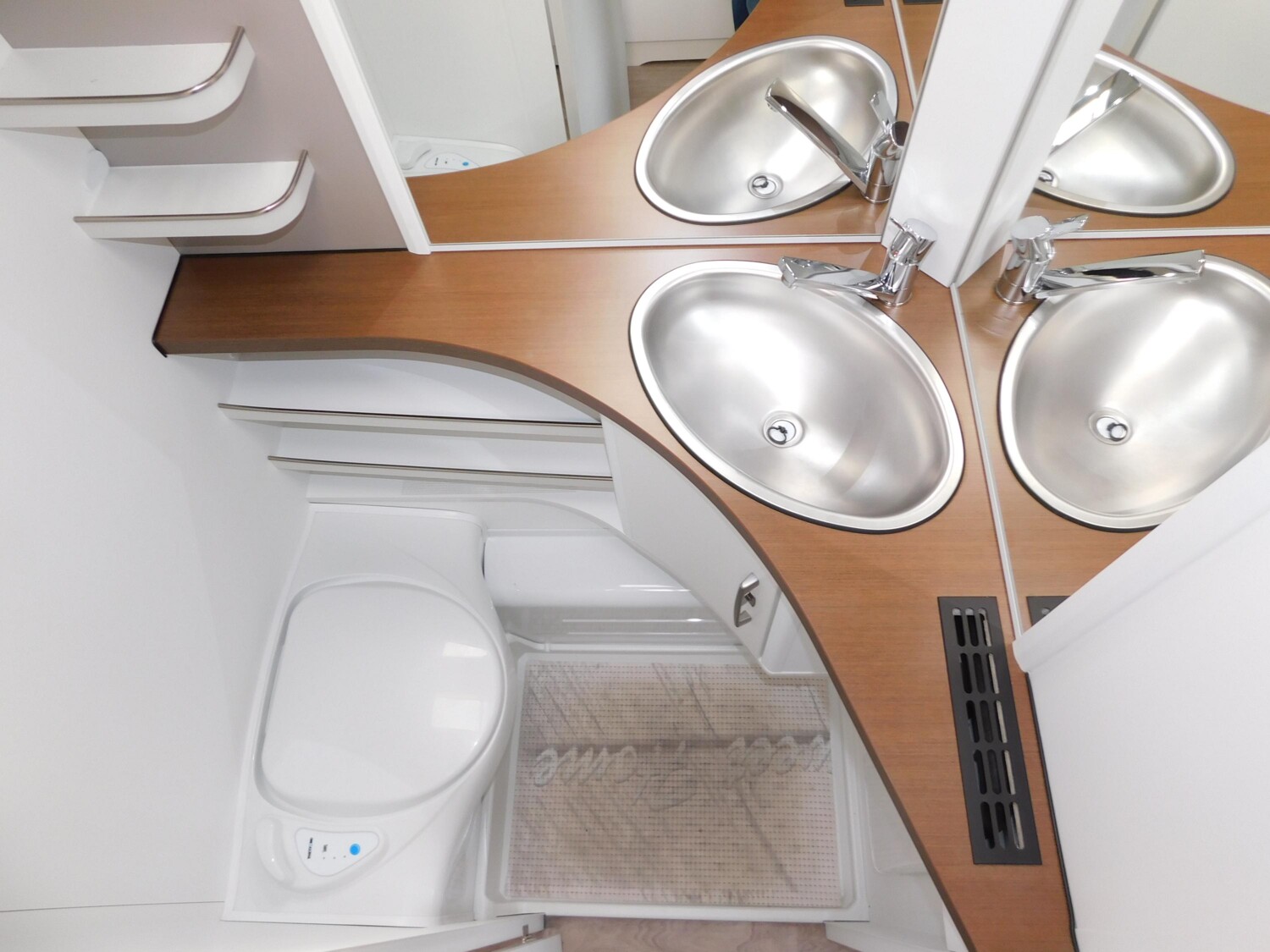 Hymer Eriba Nova 540 Abwassertank, ALDE, Mover, Autark - Hymer Caravan 2020 - Bild 13 Hymer Eriba Nova 540 Abwassertank, ALDE, Mover, Autark - Bild 13