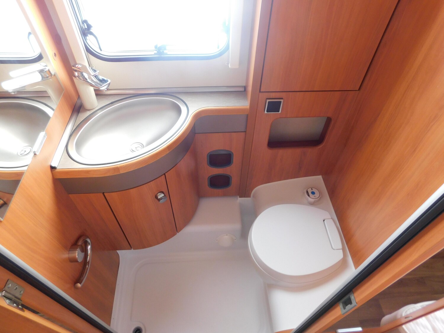 Hymer Eriba Nova GL 541 ATC+Autark+Komfort-Paket+2.000 - Bild 10