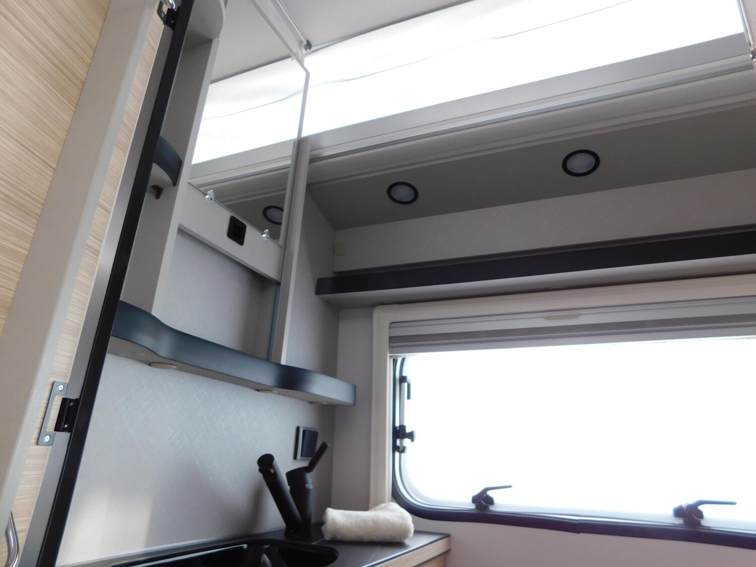 Hymer Eriba Touring 542 Markise, Heckklappe, Ersatzrad - Bild 10