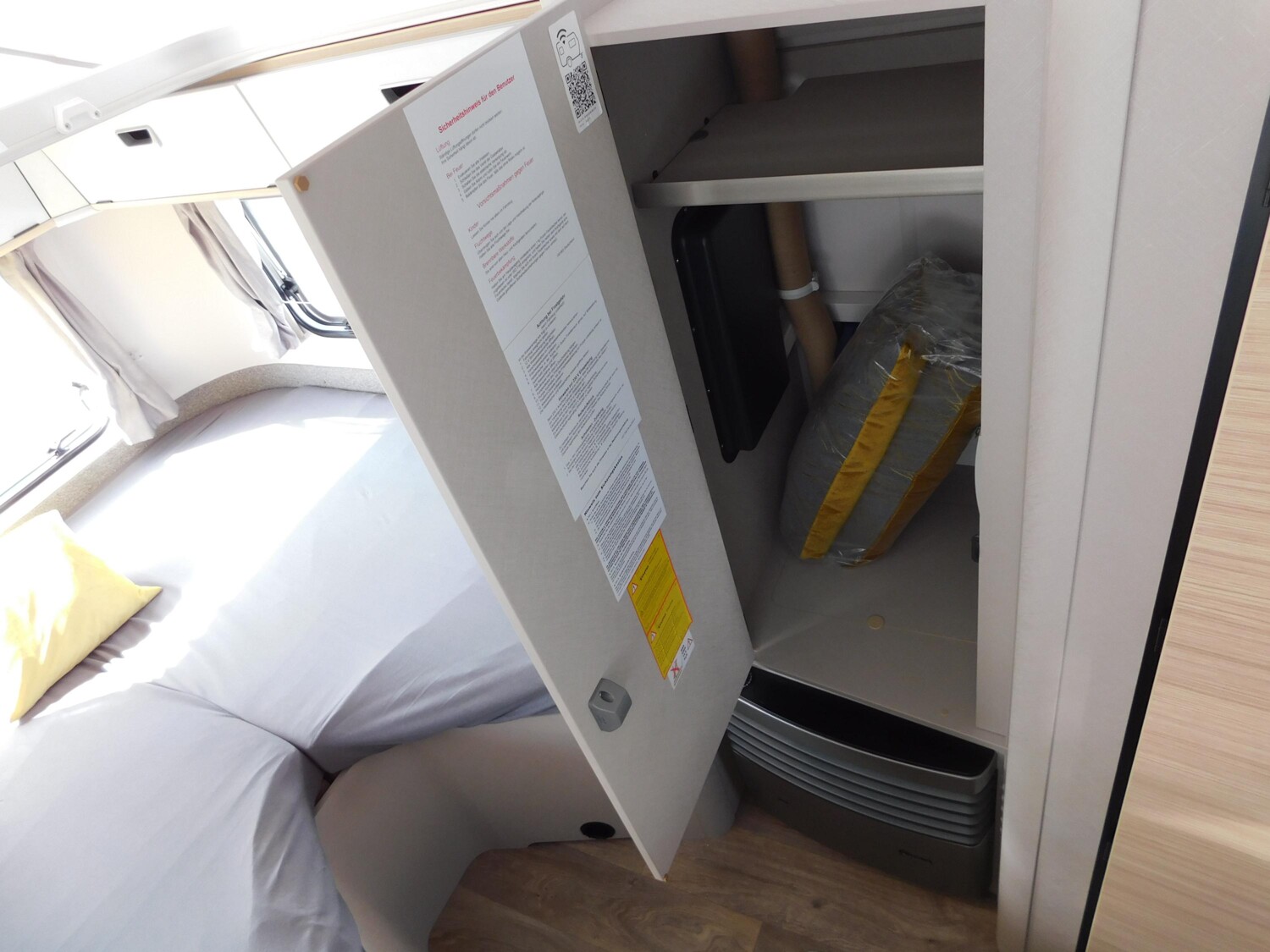 Hymer Eriba Touring 542 Markise, Heckklappe, Ersatzrad - Bild 11