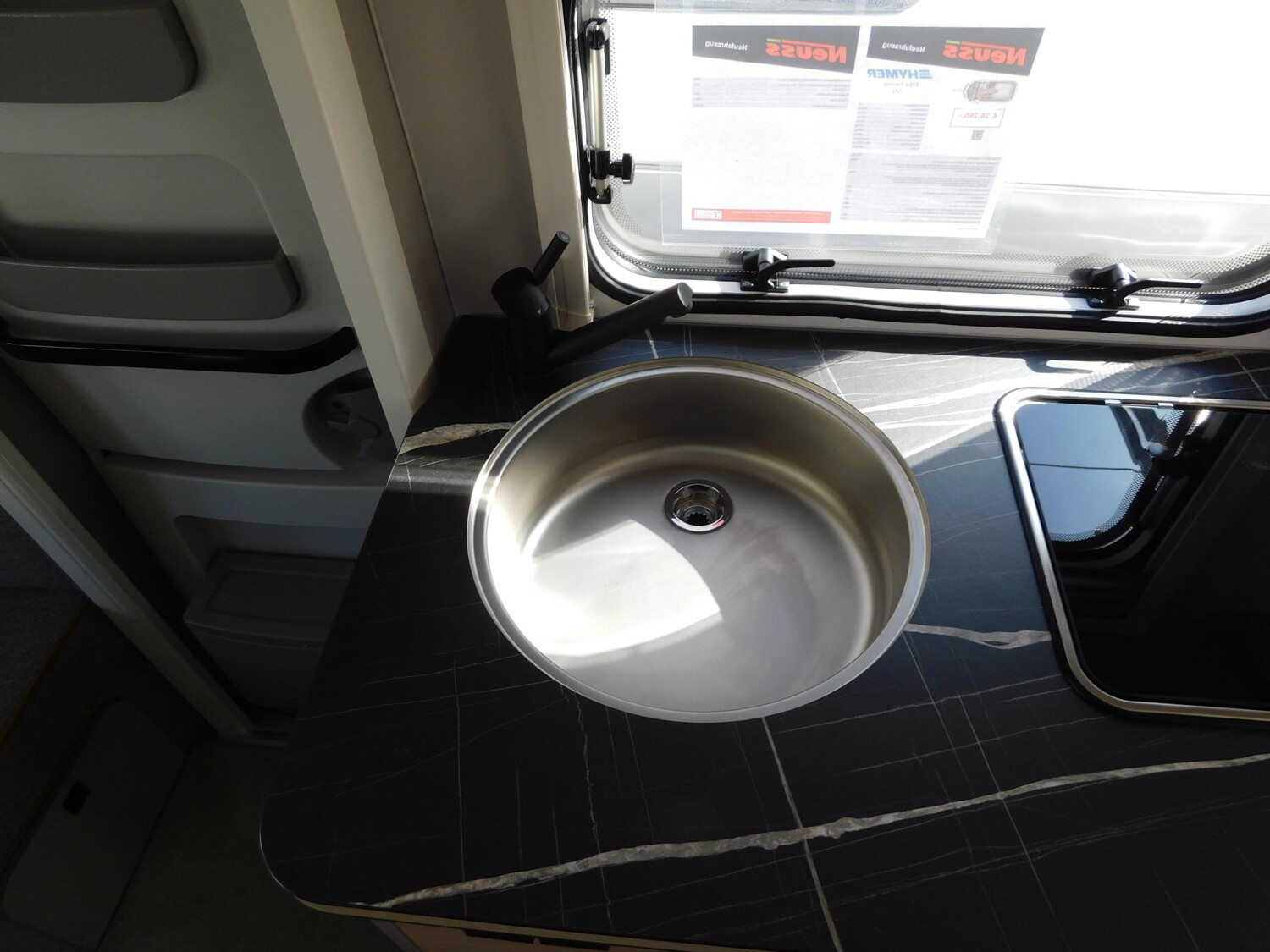 Hymer Eriba Touring 542 Markise, Heckklappe, Ersatzrad - Bild 12