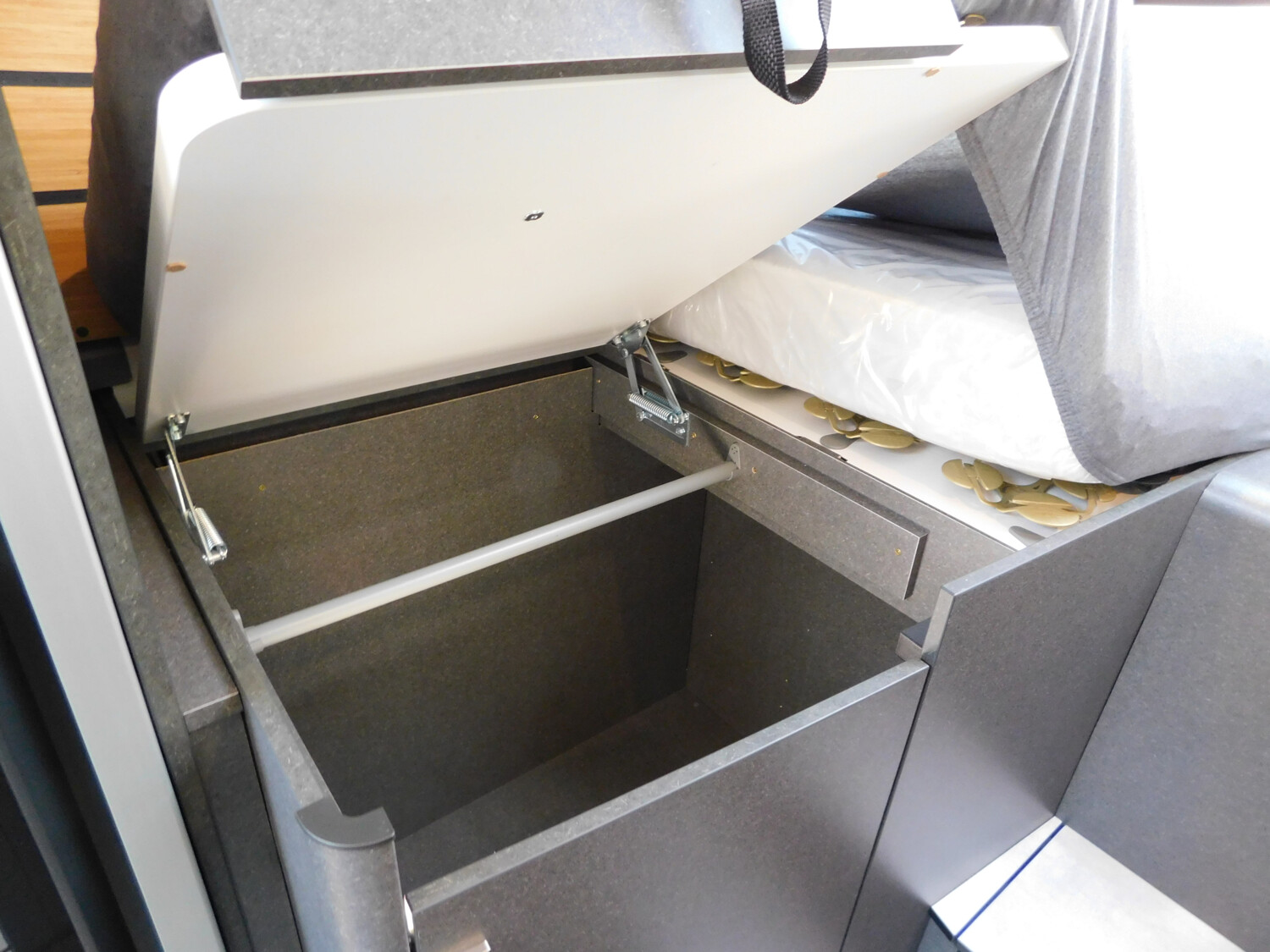 Hymer ML-T CrossOver 570 18-Zoll-Deltas, GFK-Dach, TV - Bild 17