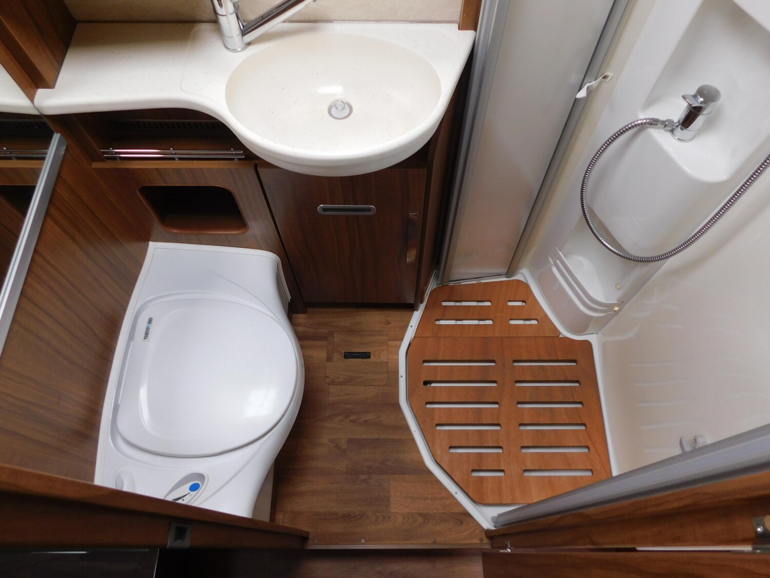 Hymer ML-I 580 hydr. Stützen, SAT+TV - Bild 21