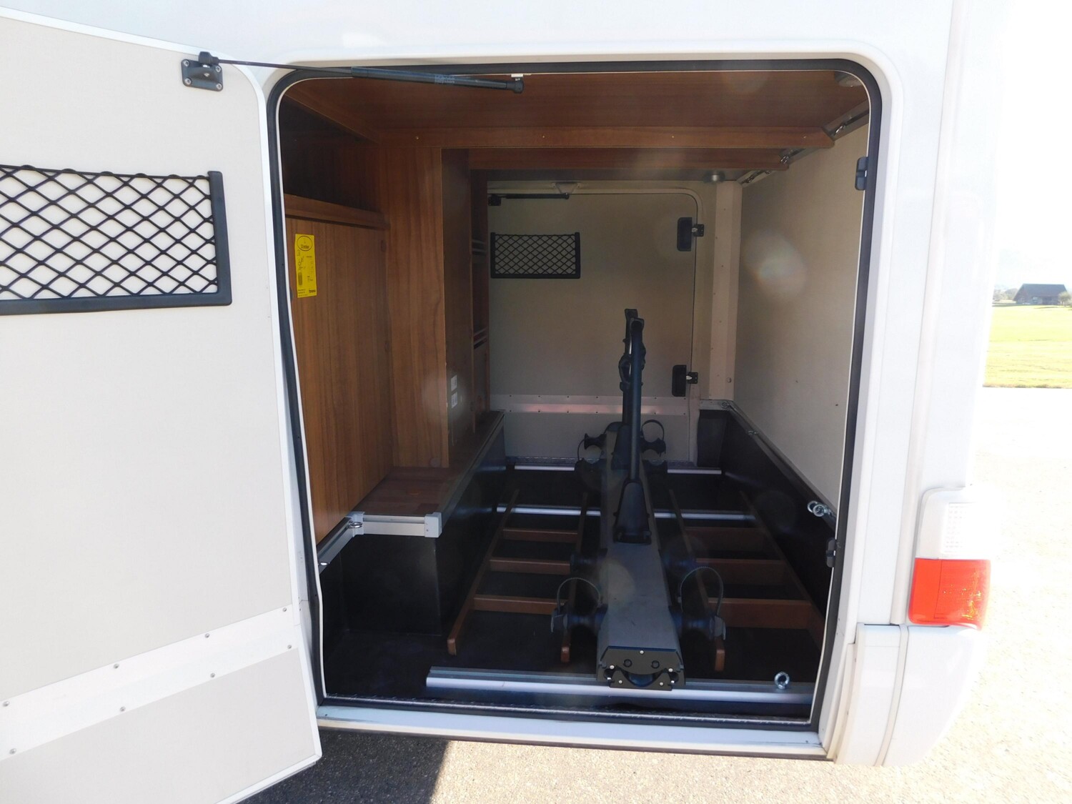 Hymer ML-I 580 hydr. Stützen, SAT+TV - Bild 6