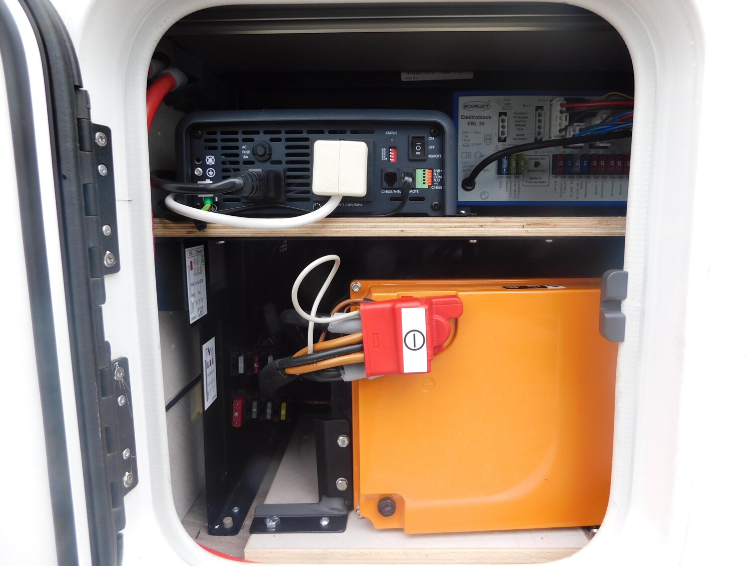 Hymer Exsis-t Pure 580 Wechselrichter + 200Ah Lithium - Bild 6