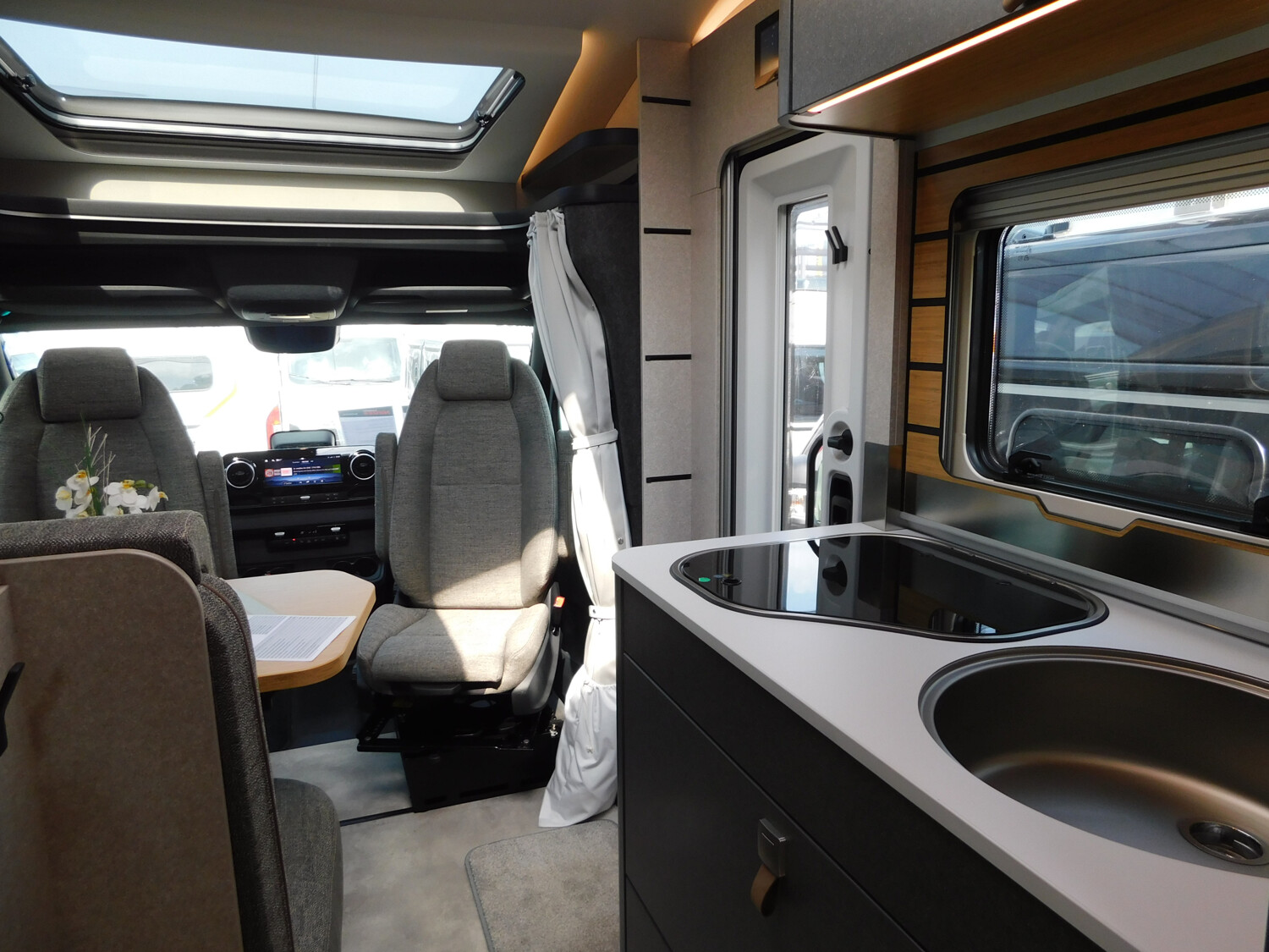 Hymer ML-T 580 Arktis-Paket, Dachklima, 2xTV, GFK-Dach - Bild 12
