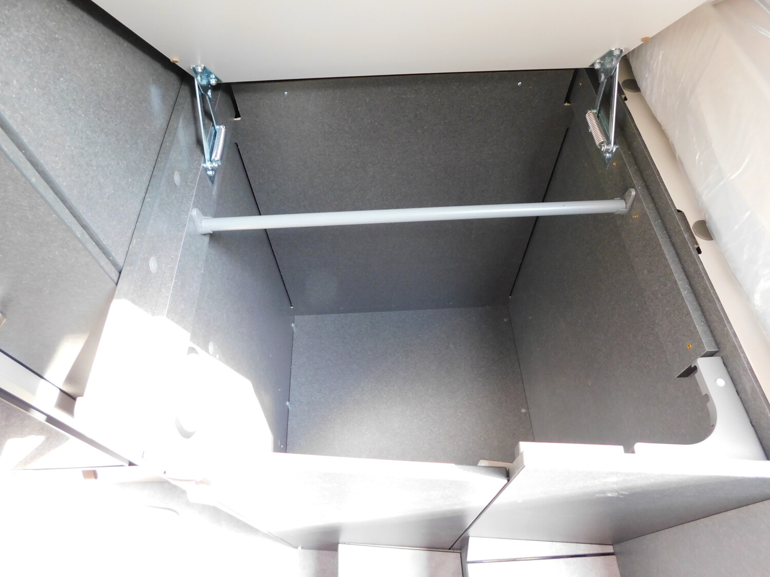 Hymer ML-T 580 Arktis-Paket, Dachklima, 2xTV, GFK-Dach - Bild 20
