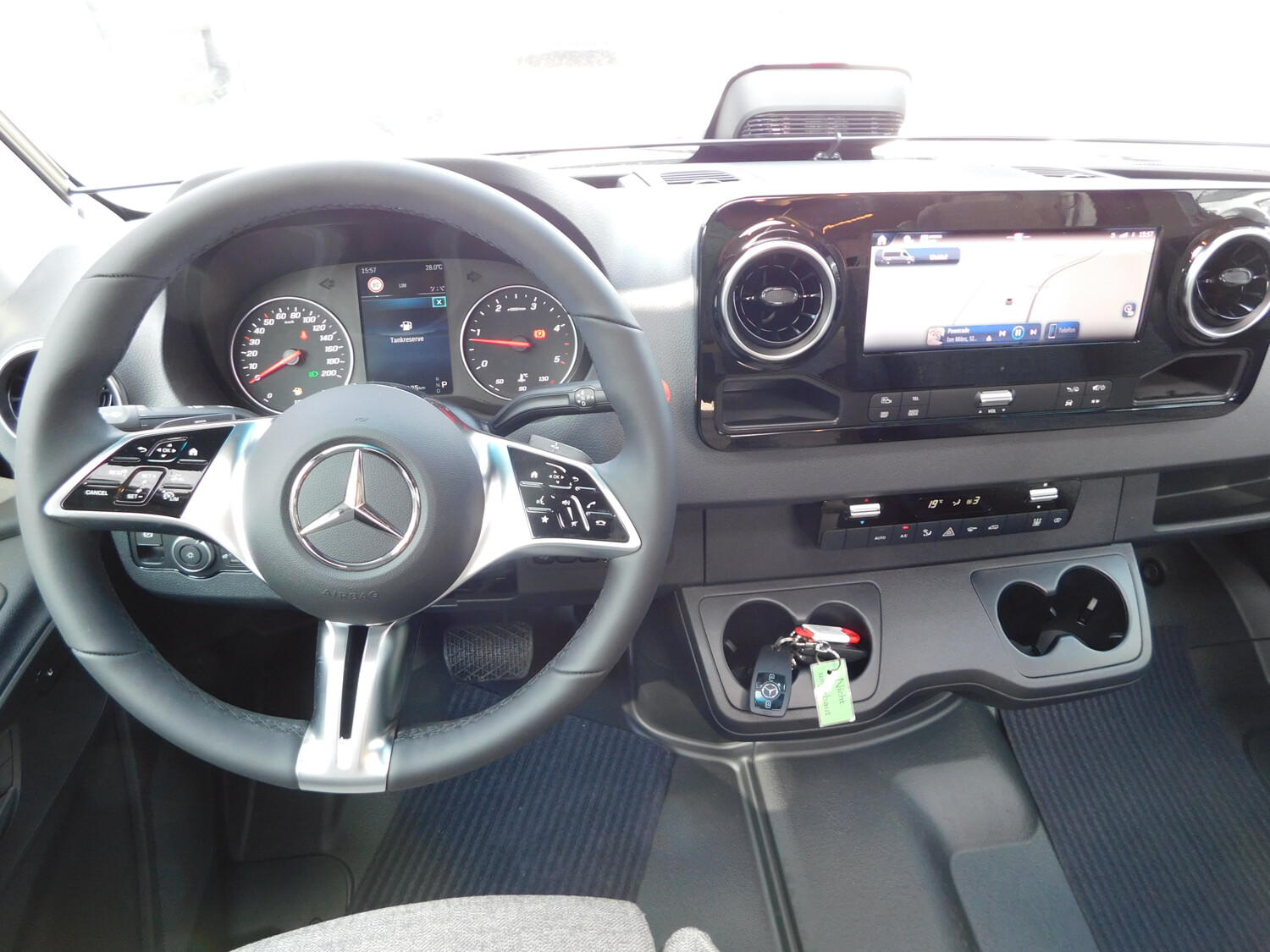 Hymer ML-T 580 Arktis-Paket, Dachklima, 2xTV, GFK-Dach - Bild 9