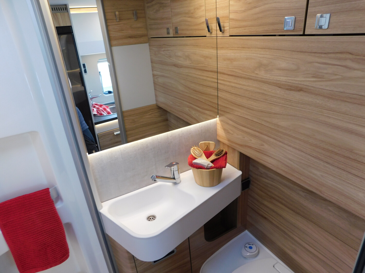 Hymer Exsis-t Pure 580 ACC, Automatik, Fußbodenheizung - Bild 20
