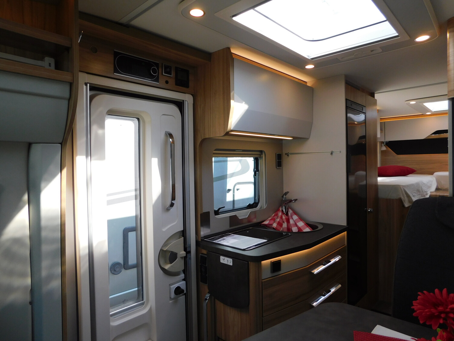 Hymer Exsis-t Pure 580 ACC, Automatik, Fußbodenheizung - Bild 10