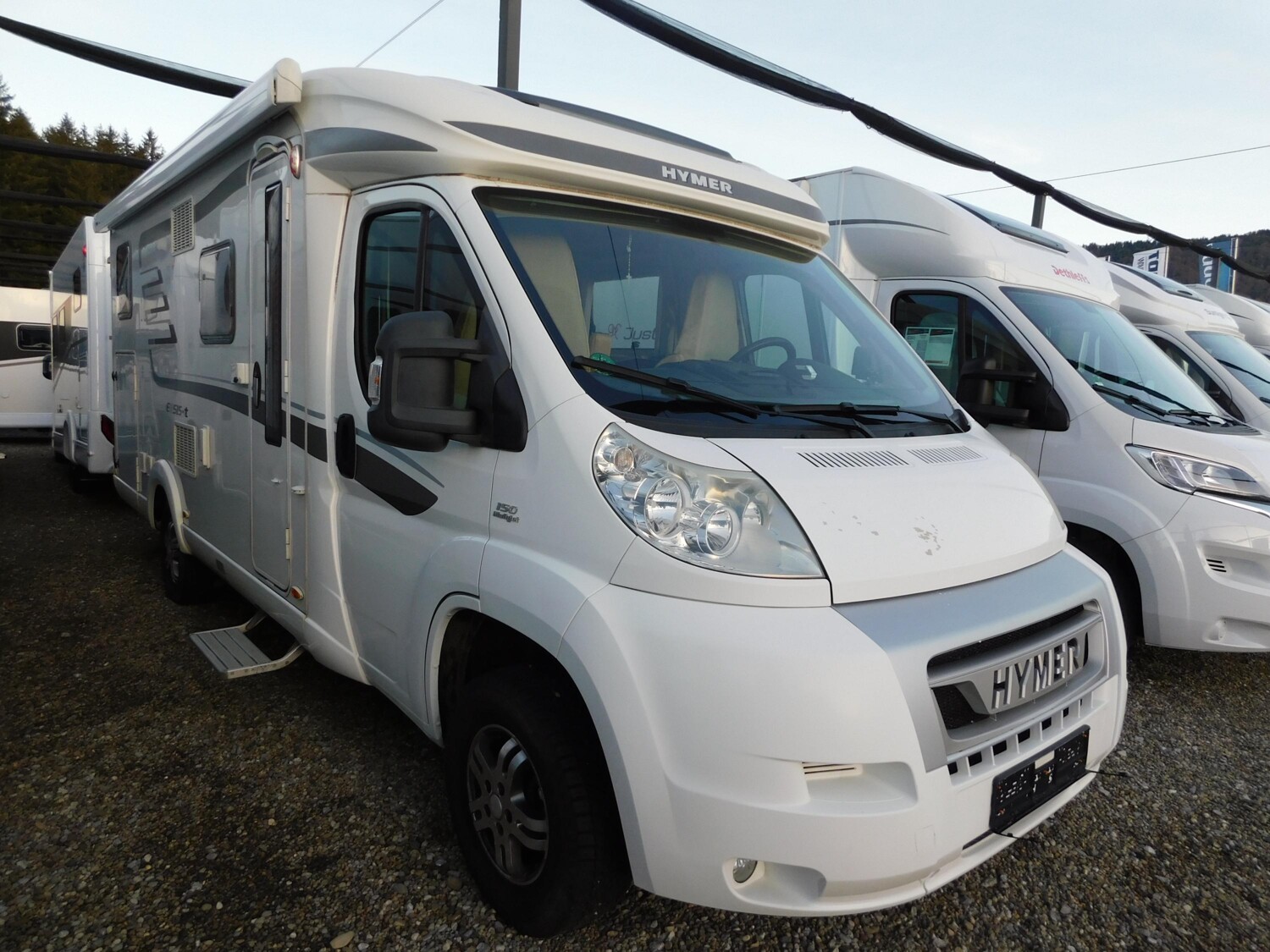 Hymer Exsis-t 588 Luftfeder, Hytraulikstützen, 3xSolar