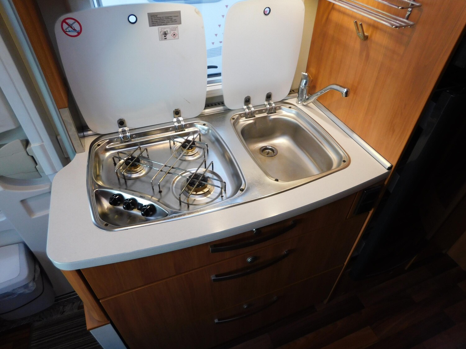 Hymer Exsis-t 588 Luftfeder, Hytraulikstützen, 3xSolar - Bild 10