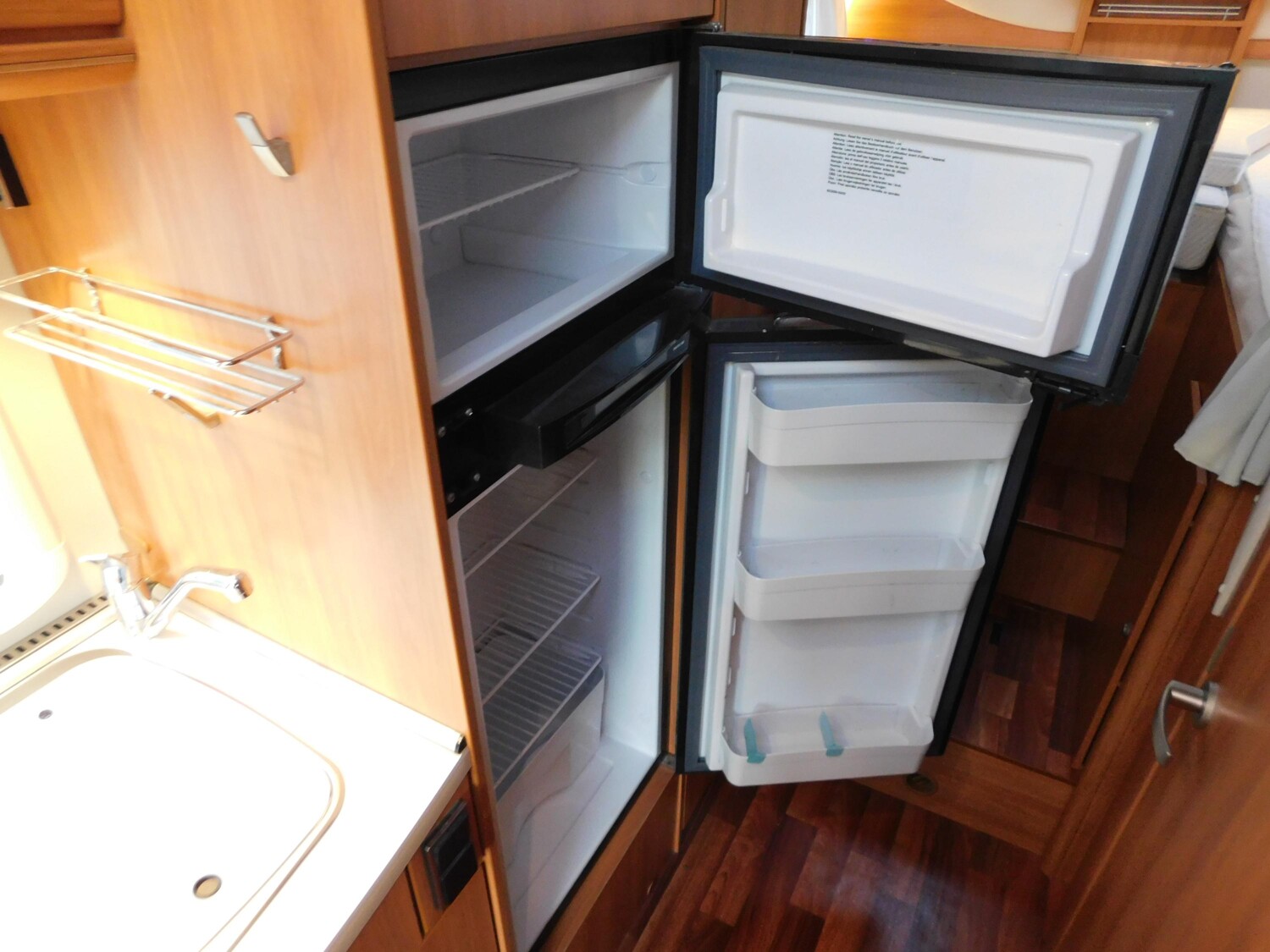 Hymer Exsis-t 588 Luftfeder, Hytraulikstützen, 3xSolar - Bild 11