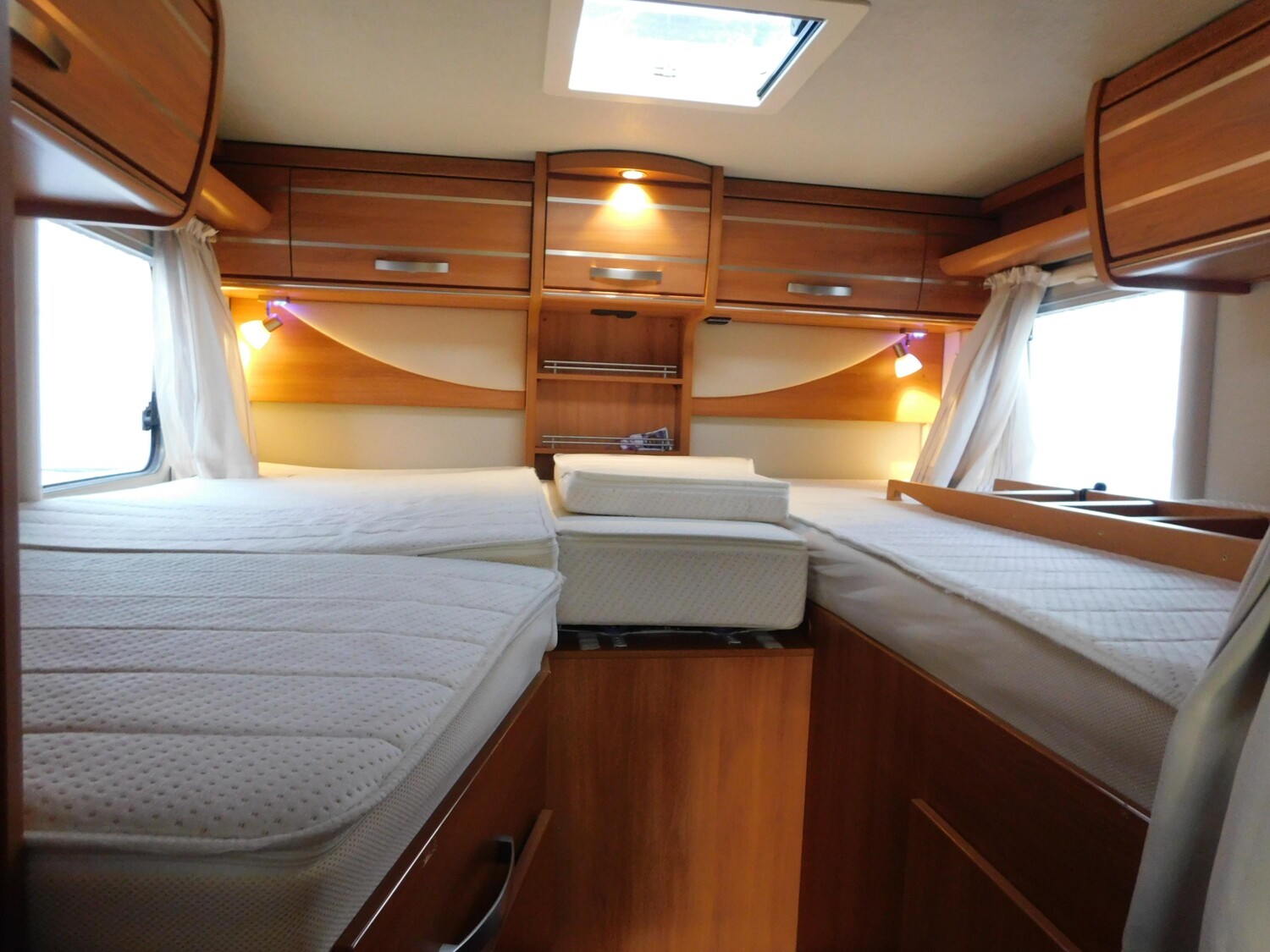 Hymer Exsis-t 588 Luftfeder, Hytraulikstützen, 3xSolar - Bild 12