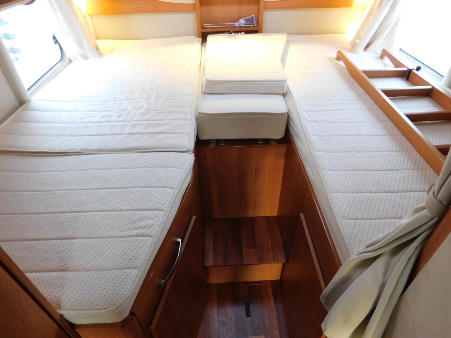 Hymer Exsis-t 588 Luftfeder, Hytraulikstützen, 3xSolar - Bild 13